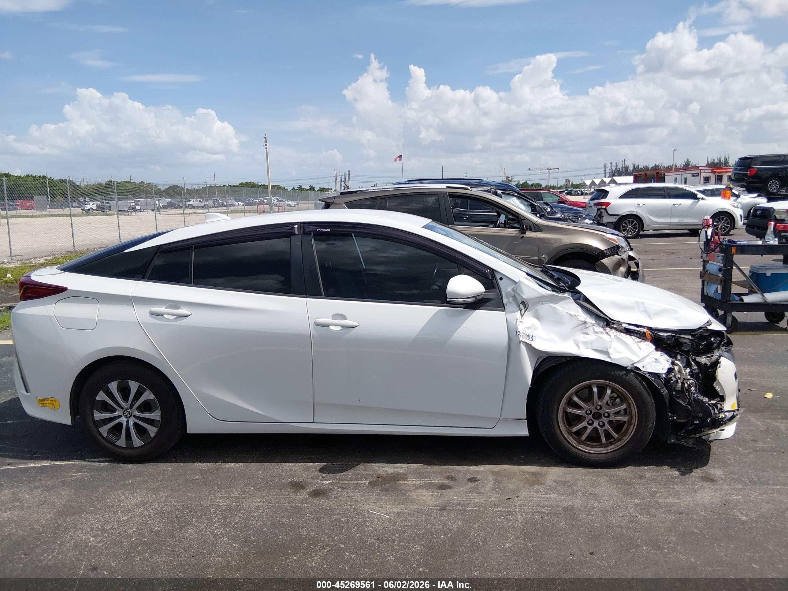 2021 Toyota Prius Prime Xle White vin: JTDKAMFP7M3183547