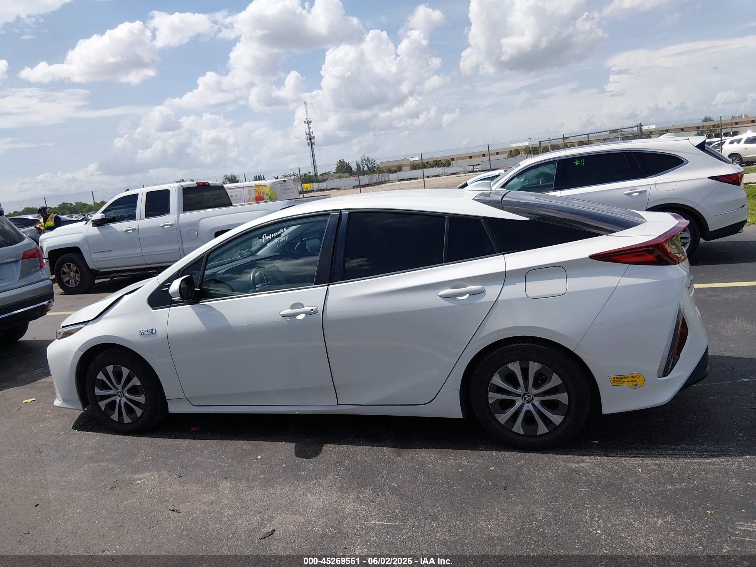 2021 Toyota Prius Prime Xle White vin: JTDKAMFP7M3183547