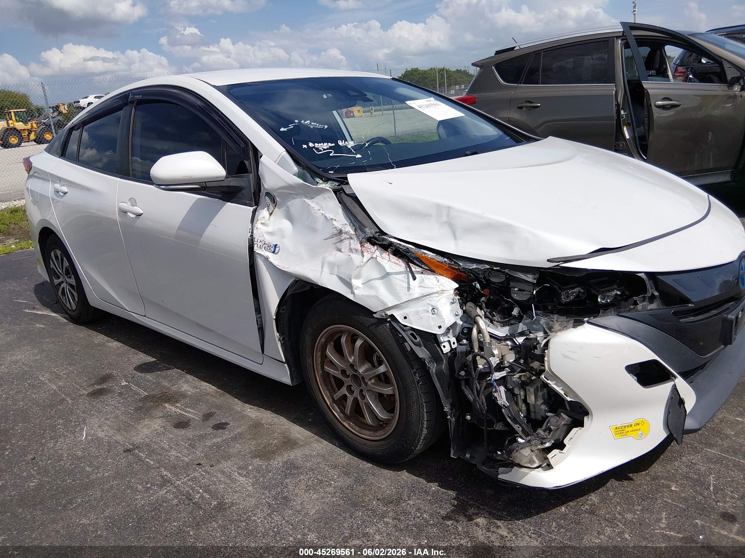 2021 Toyota Prius Prime Xle White vin: JTDKAMFP7M3183547