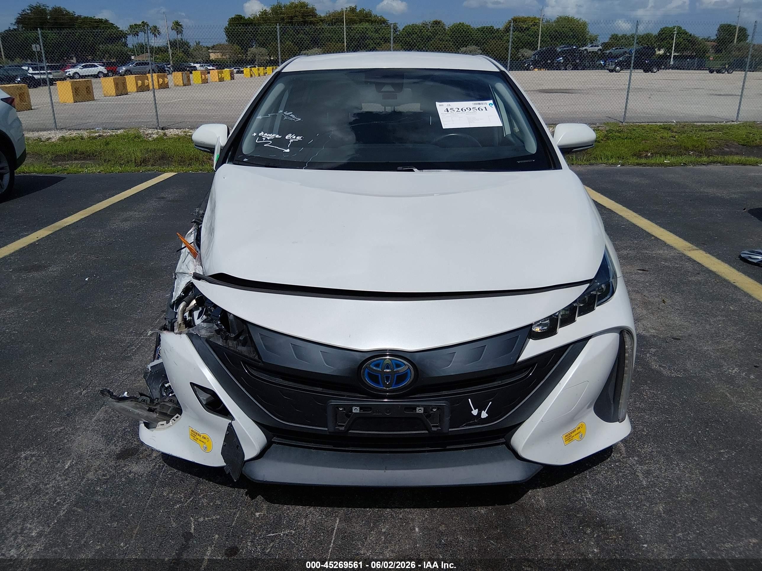 2021 Toyota Prius Prime Xle White vin: JTDKAMFP7M3183547
