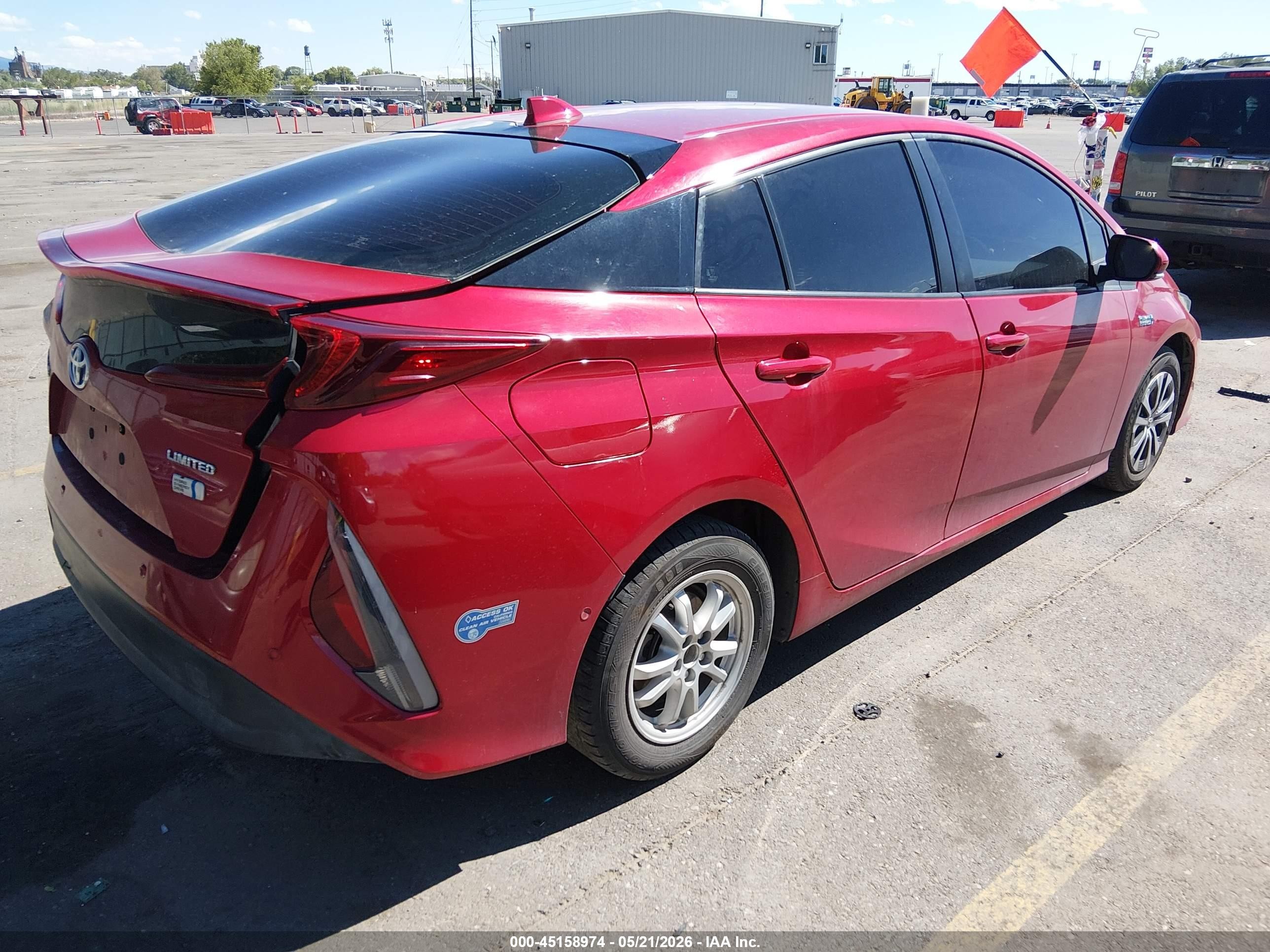 2022 Toyota Prius Prime Limited Burgundy vin: JTDKAMFPXN3203405