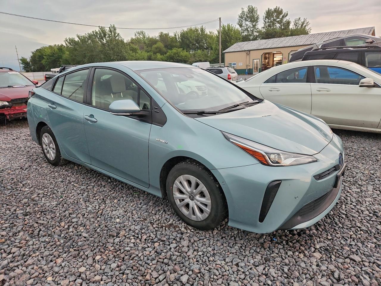 2021 Toyota Prius Le Turquoise vin: JTDKAMFU2M3134746