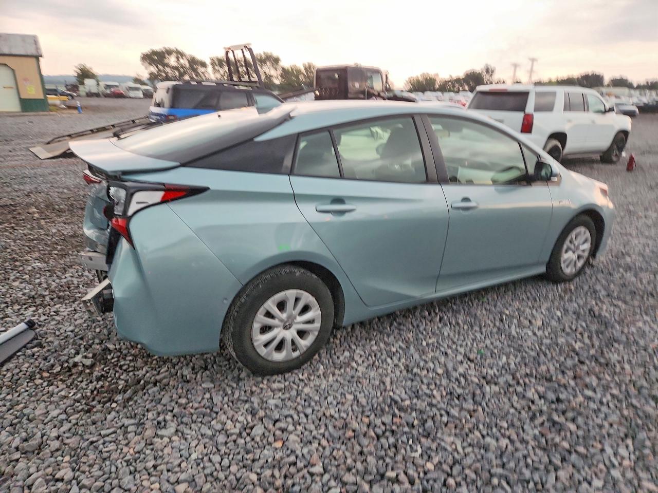 2021 Toyota Prius Le Turquoise vin: JTDKAMFU2M3134746