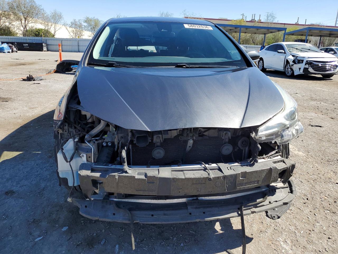 2022 Toyota Prius Le Gray vin: JTDKAMFU2N3184225