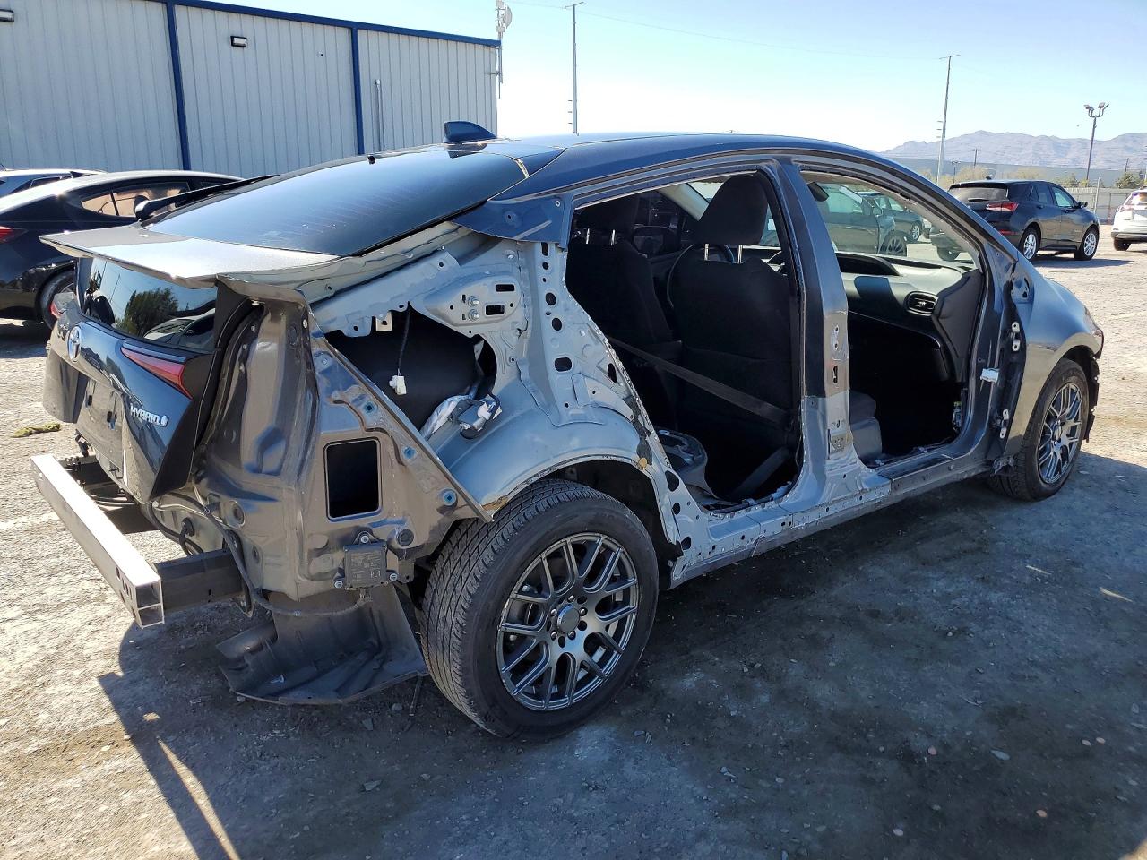 2022 Toyota Prius Le Gray vin: JTDKAMFU2N3184225