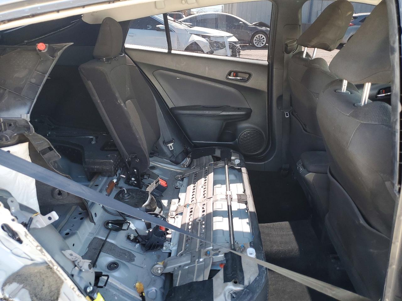 2022 Toyota Prius Le Gray vin: JTDKAMFU2N3184225