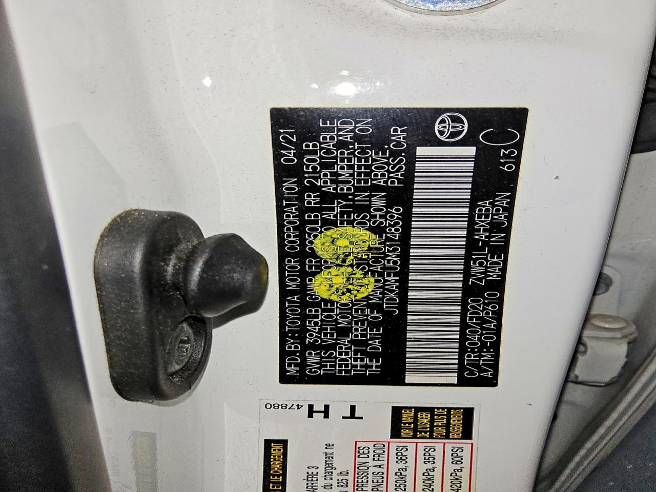 2021 Toyota Prius Le White vin: JTDKAMFU5M3148396