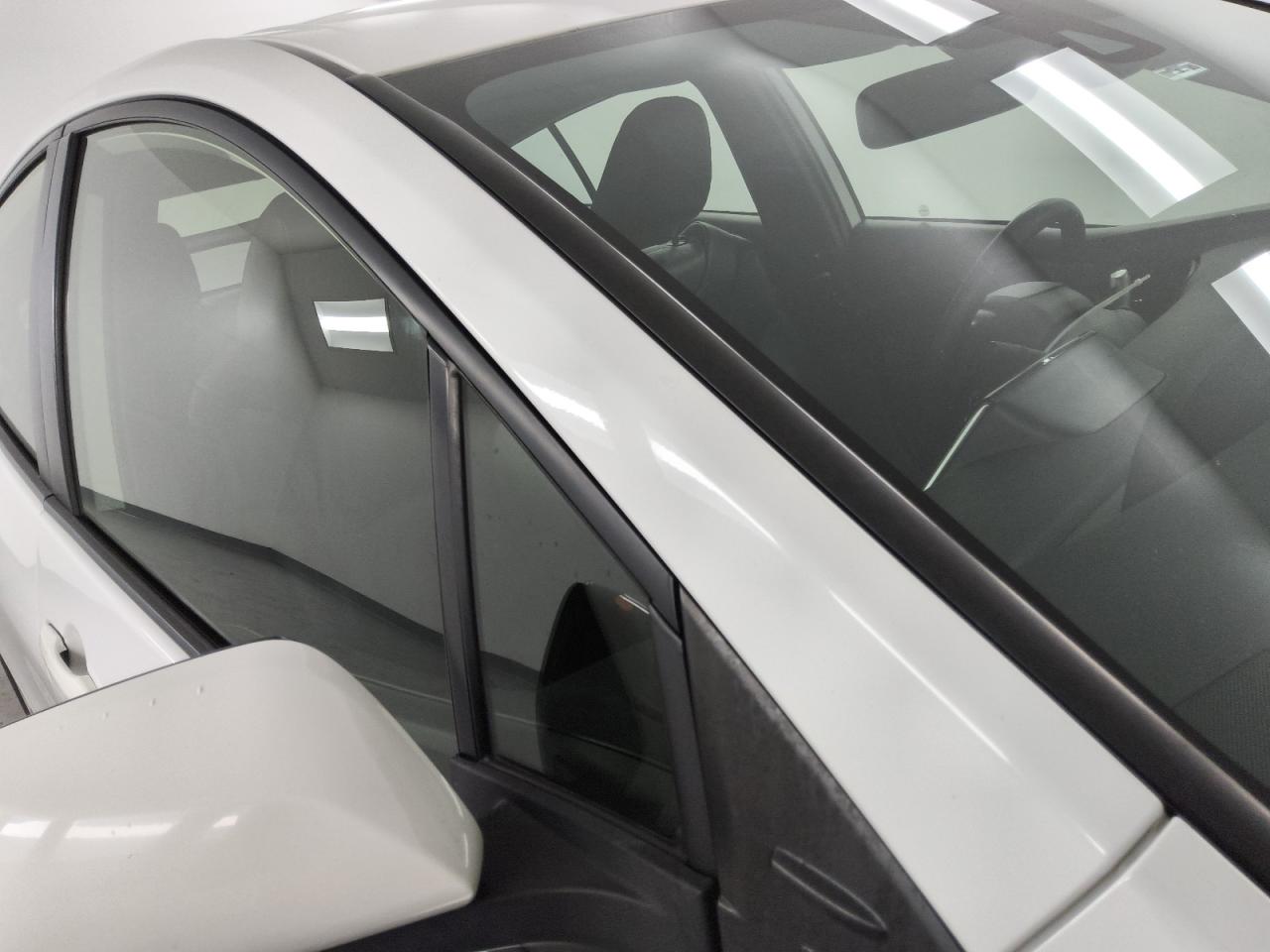 2021 Toyota Prius Le White vin: JTDKAMFU5M3148396 Damage: Right Drip Rail, Chipped, 3