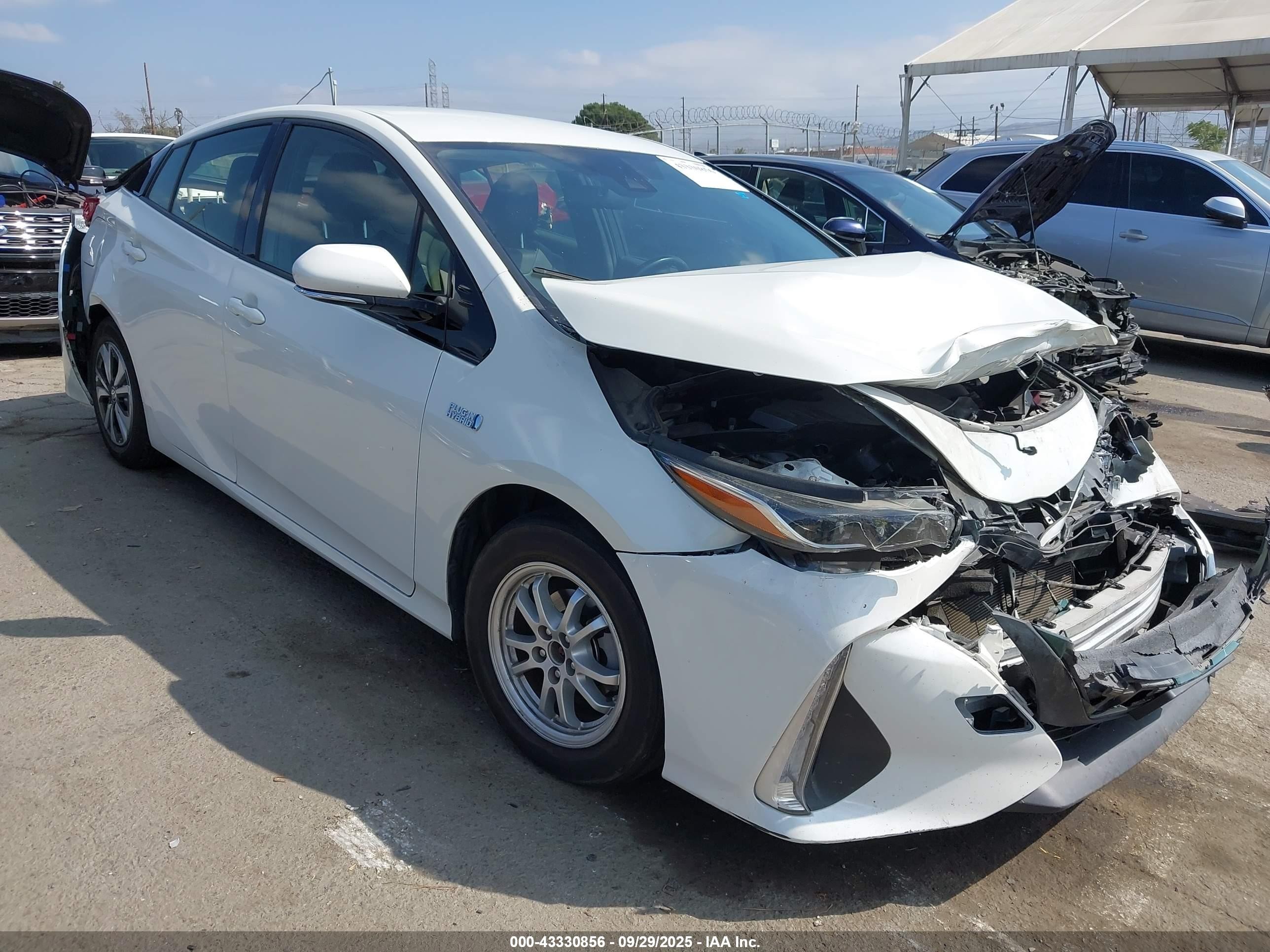 2017 Toyota Prius Prime Premium White vin: JTDKARFP0H3062877
