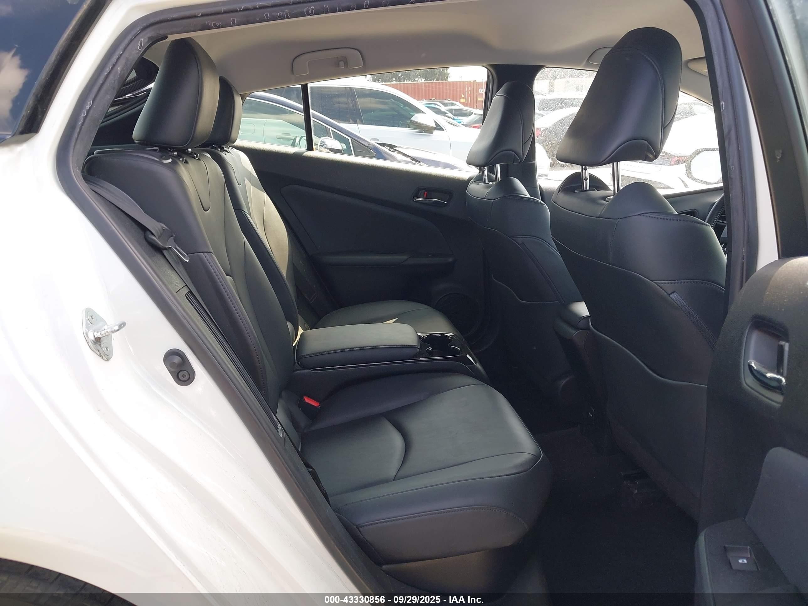2017 Toyota Prius Prime Premium White vin: JTDKARFP0H3062877