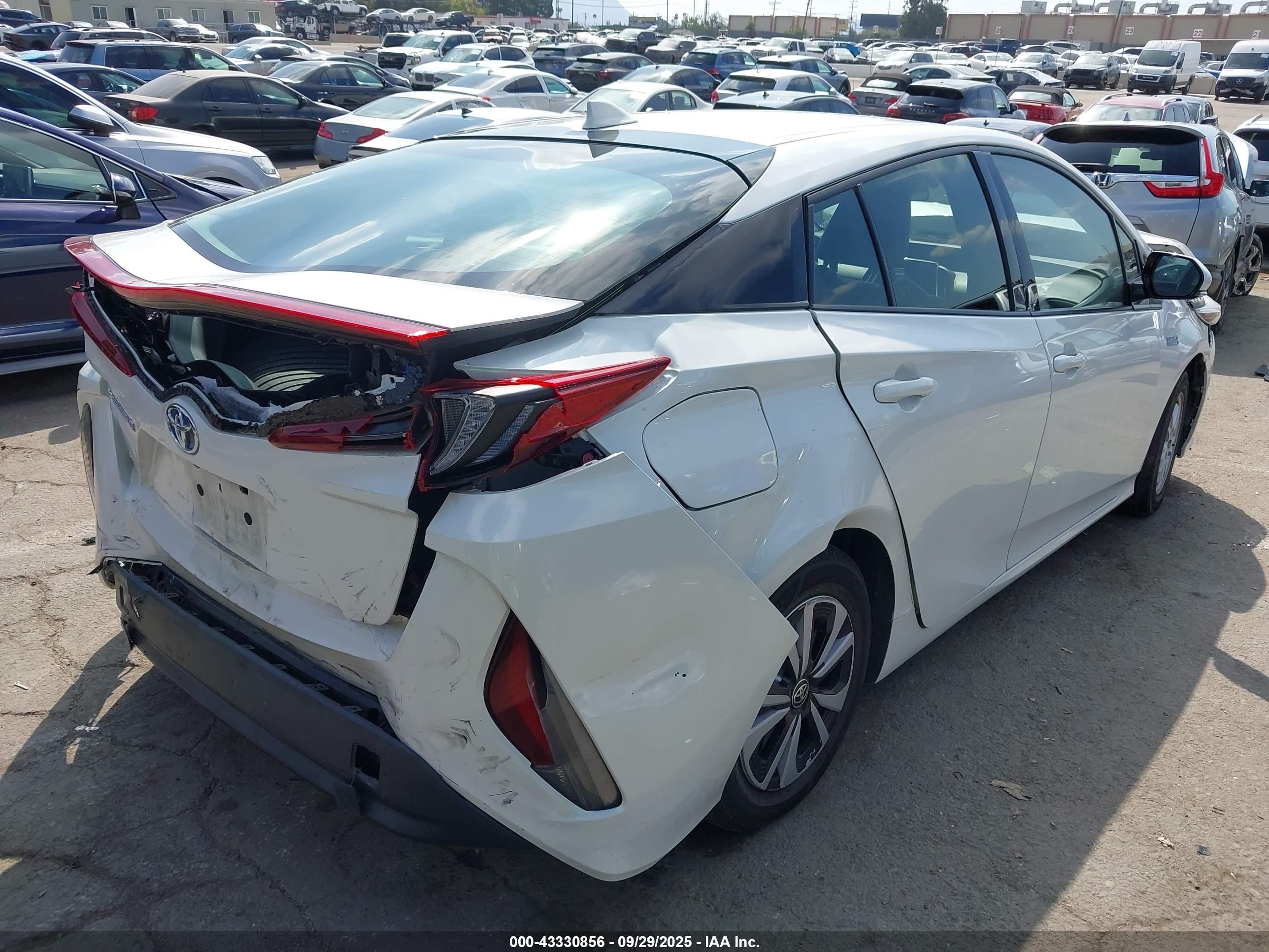 2017 Toyota Prius Prime Premium White vin: JTDKARFP0H3062877