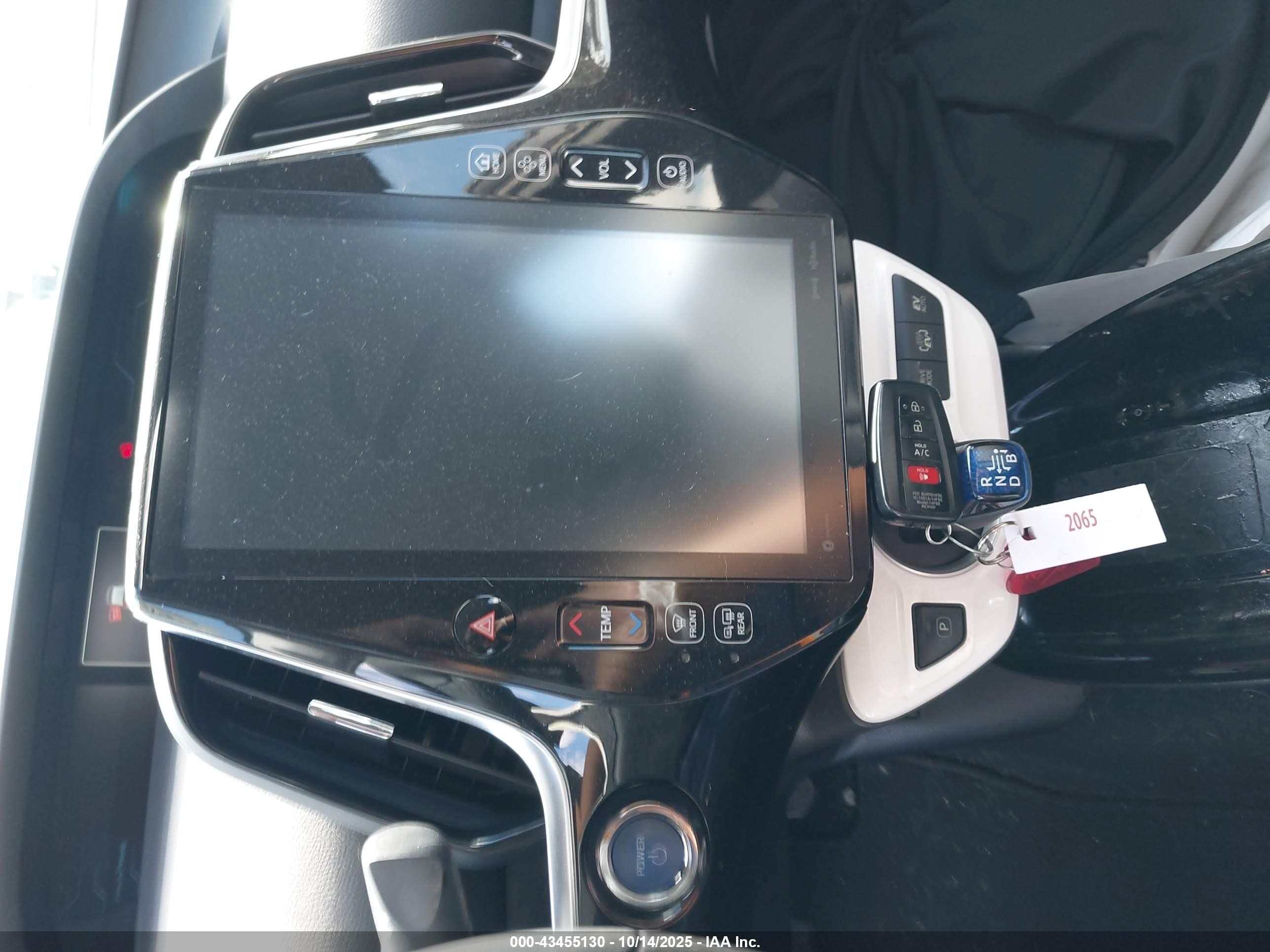 2018 Toyota Prius Prime Premium Silver vin: JTDKARFP1J3088331