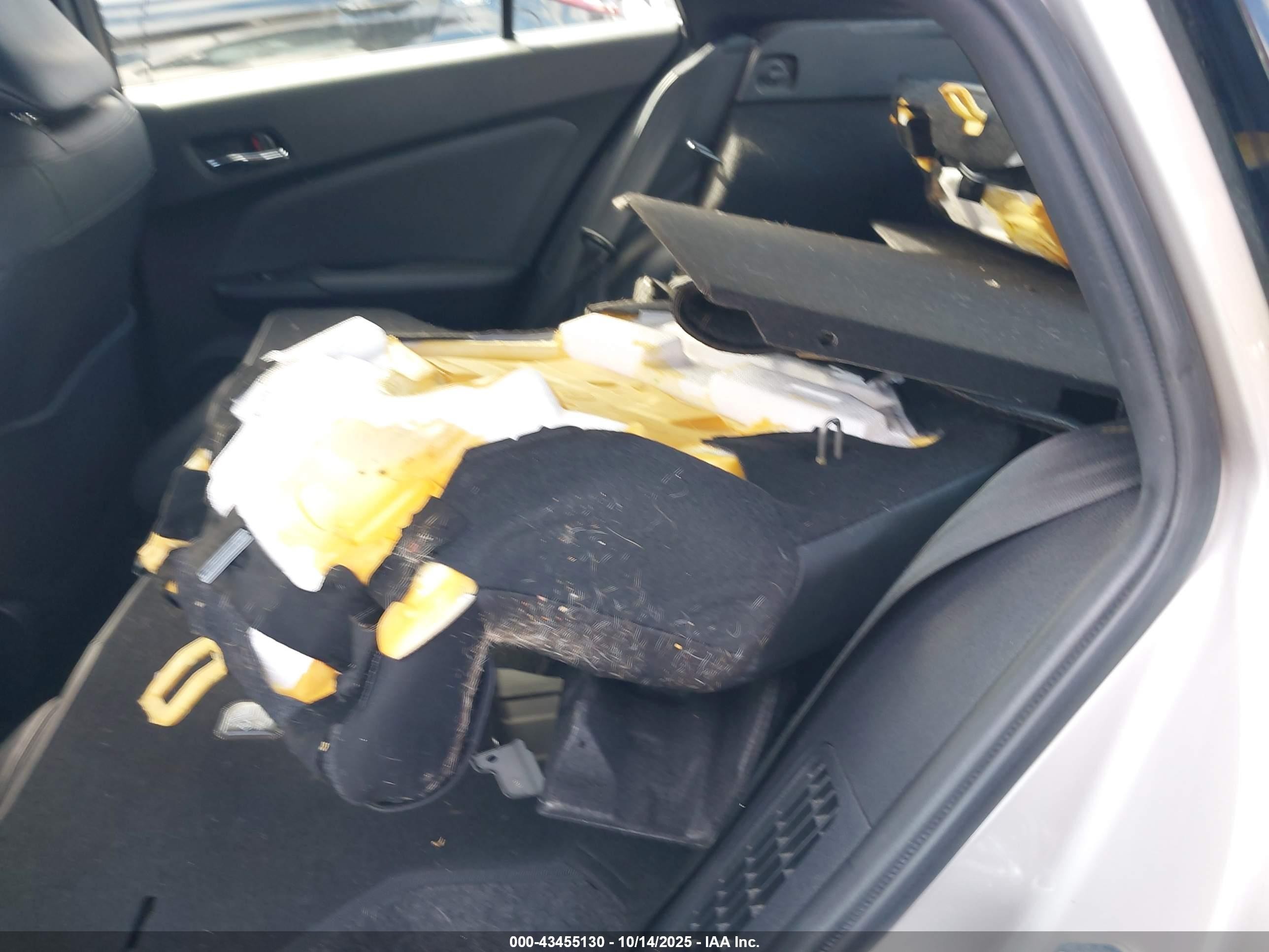 2018 Toyota Prius Prime Premium Silver vin: JTDKARFP1J3088331