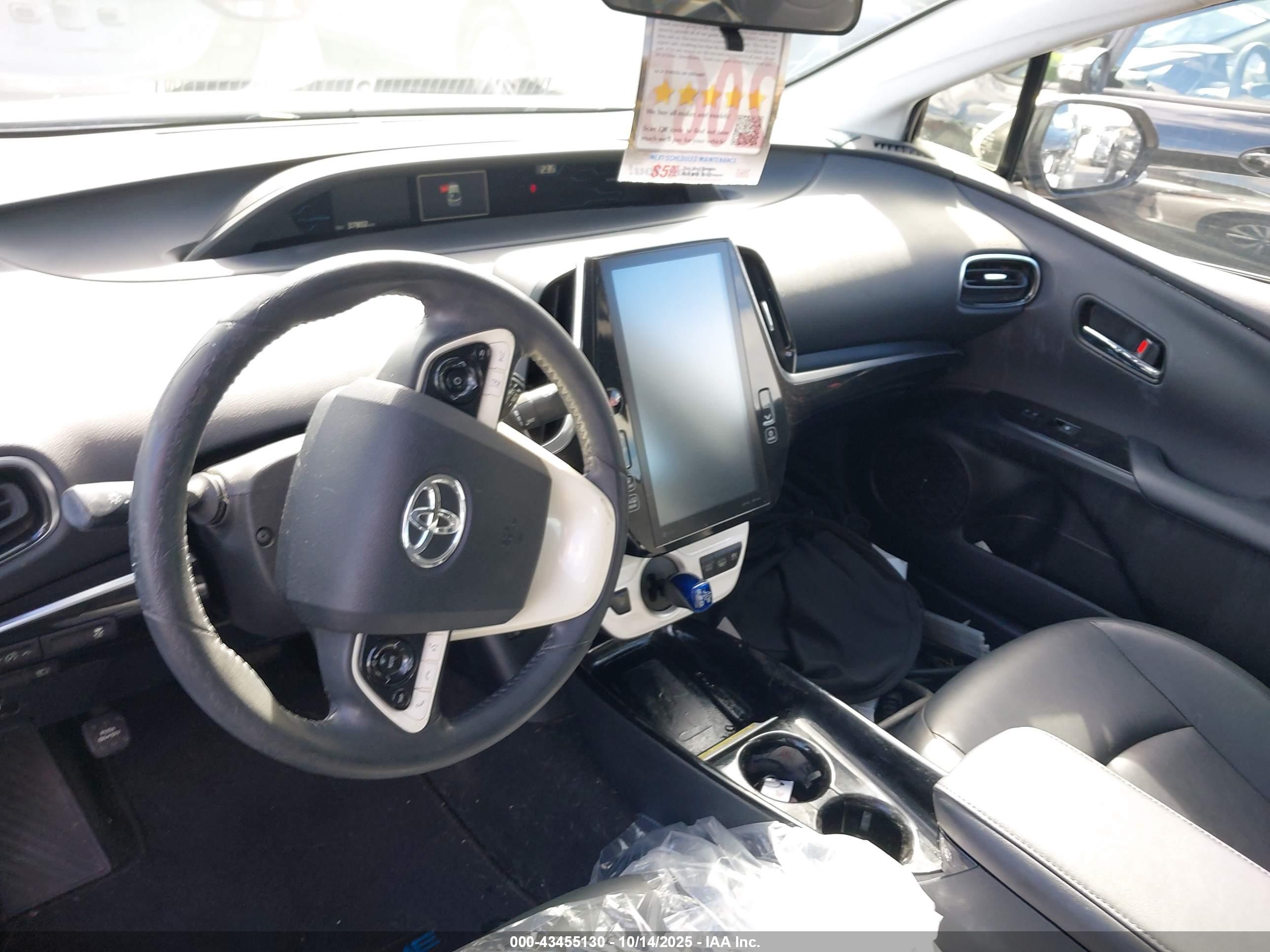 2018 Toyota Prius Prime Premium Silver vin: JTDKARFP1J3088331