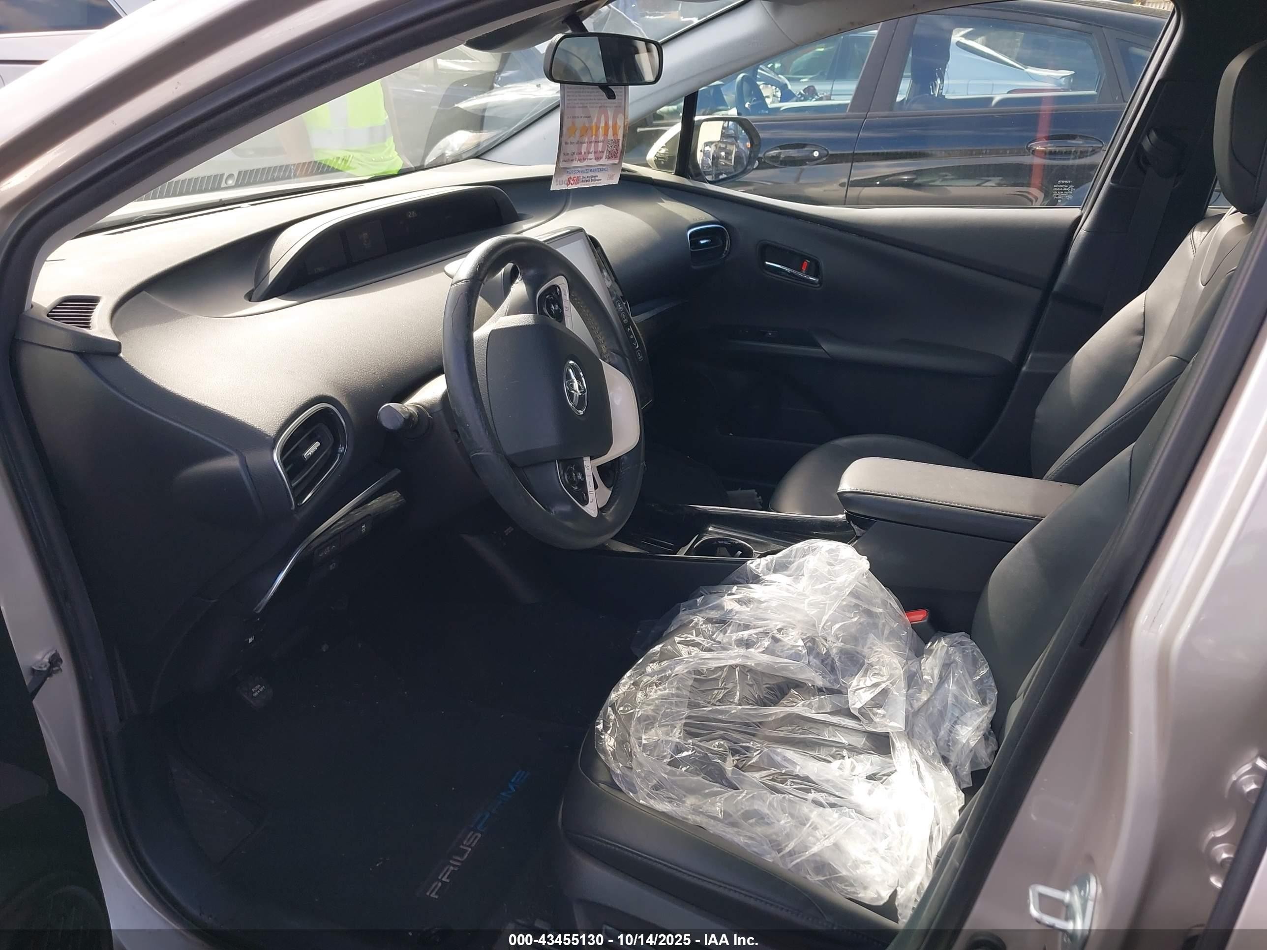 2018 Toyota Prius Prime Premium Silver vin: JTDKARFP1J3088331