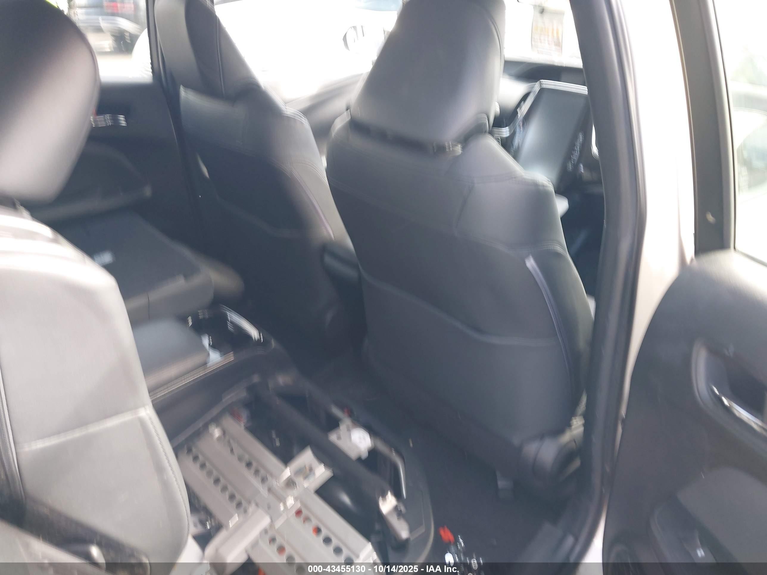 2018 Toyota Prius Prime Premium Silver vin: JTDKARFP1J3088331