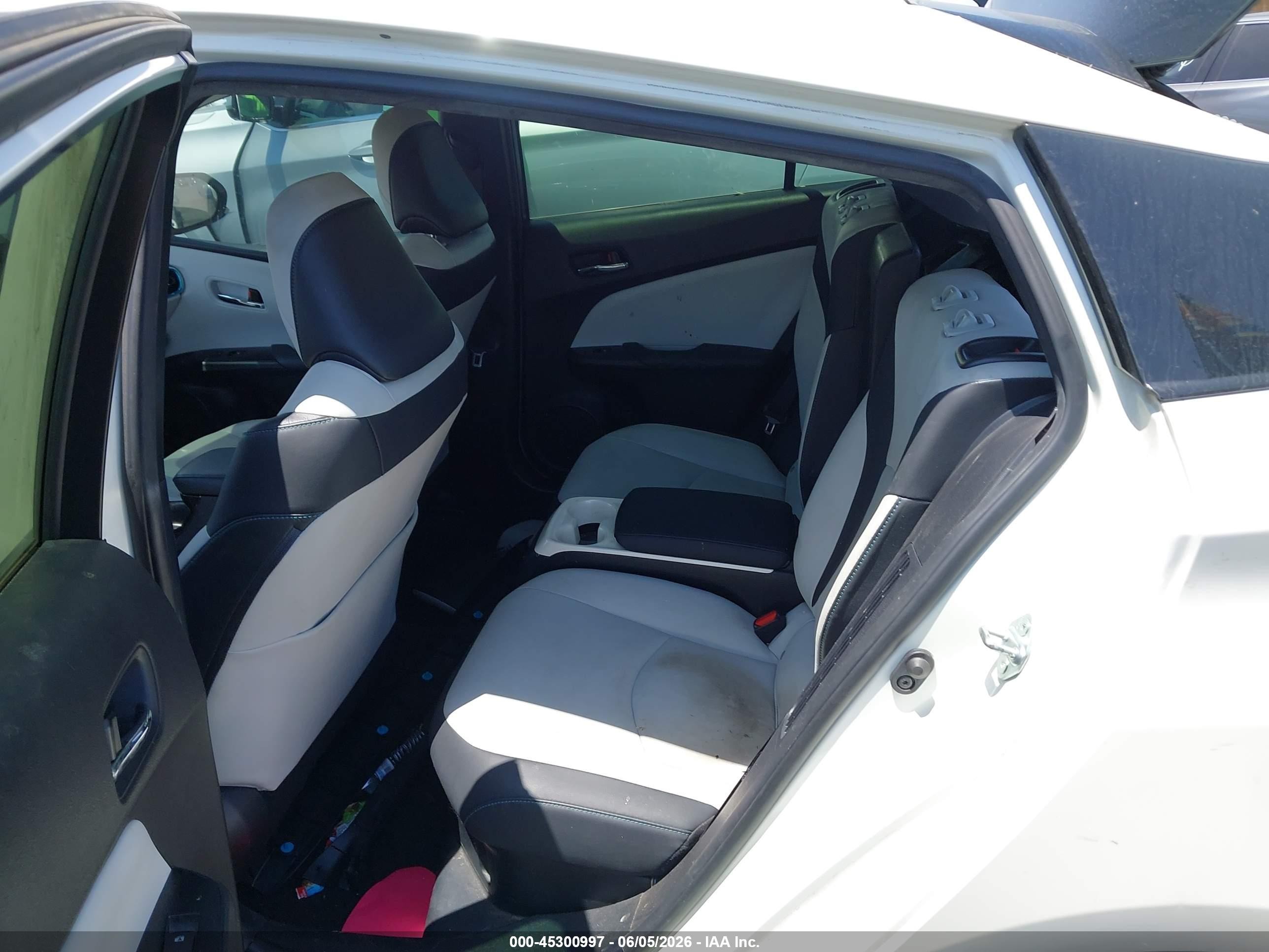 2017 Toyota Prius Prime Premium White vin: JTDKARFP2H3009887