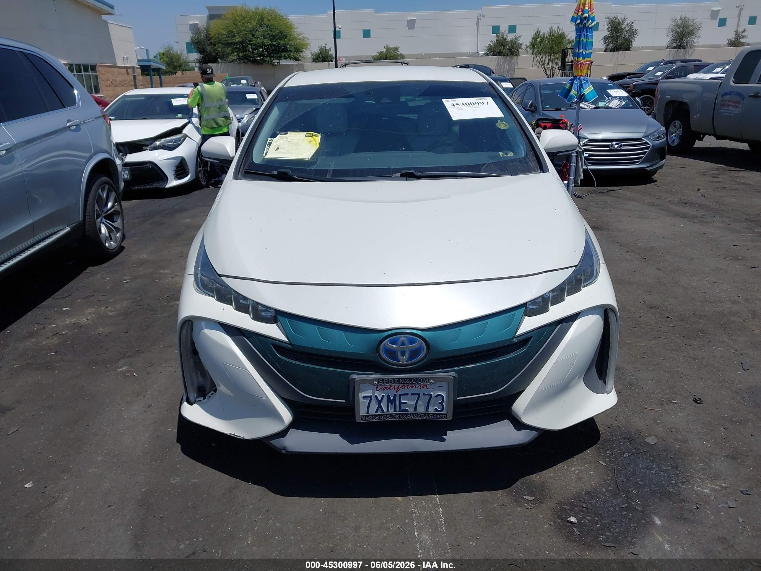 2017 Toyota Prius Prime Premium White vin: JTDKARFP2H3009887