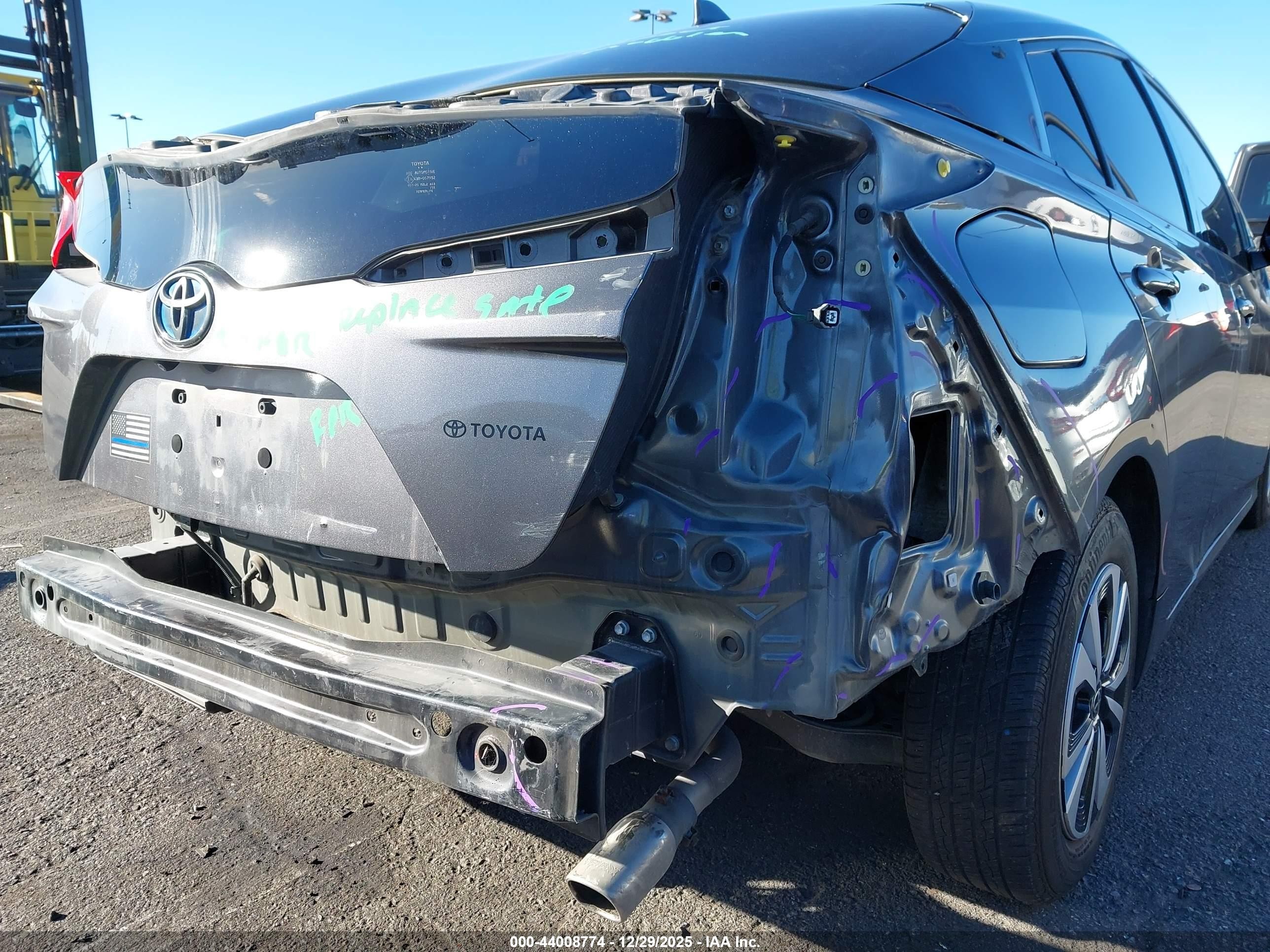 2017 Toyota Prius Prime Plus Gray vin: JTDKARFP2H3043926