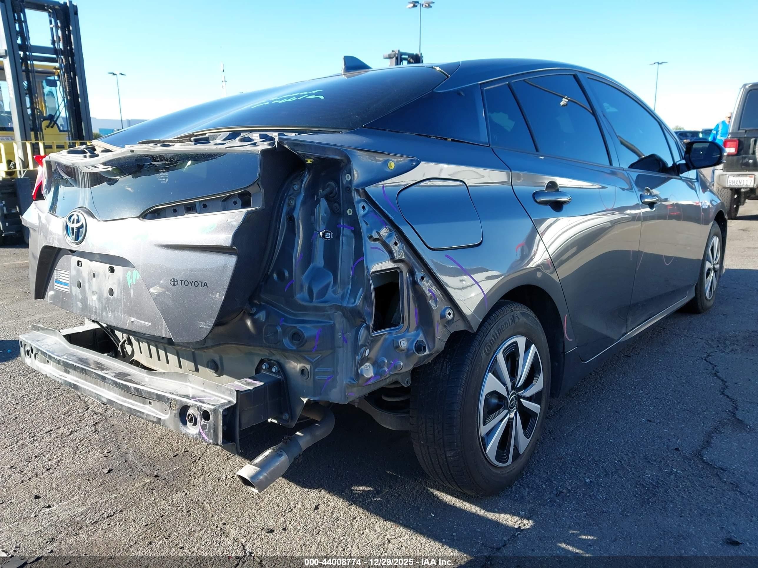 2017 Toyota Prius Prime Plus Gray vin: JTDKARFP2H3043926