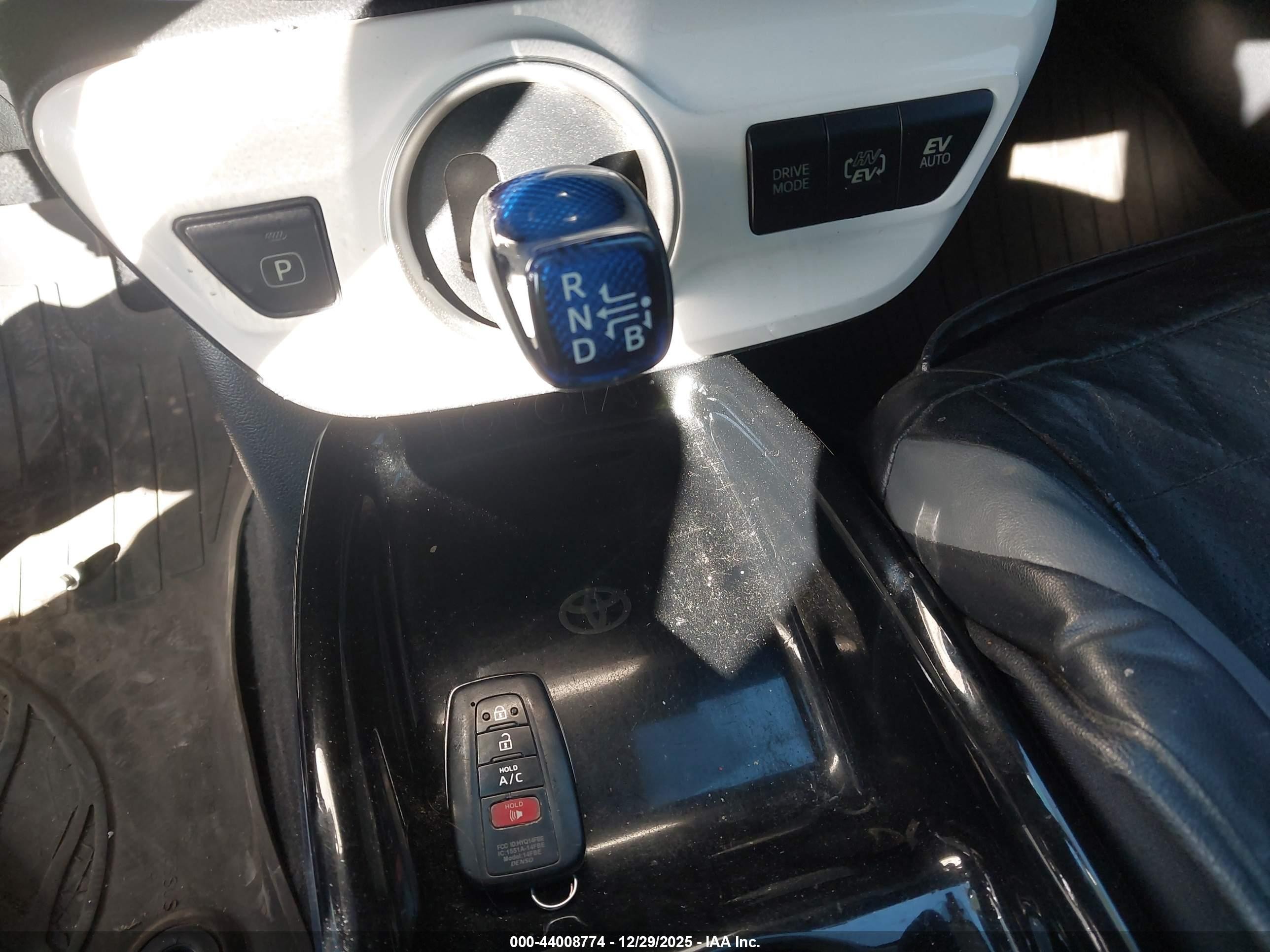 2017 Toyota Prius Prime Plus Gray vin: JTDKARFP2H3043926