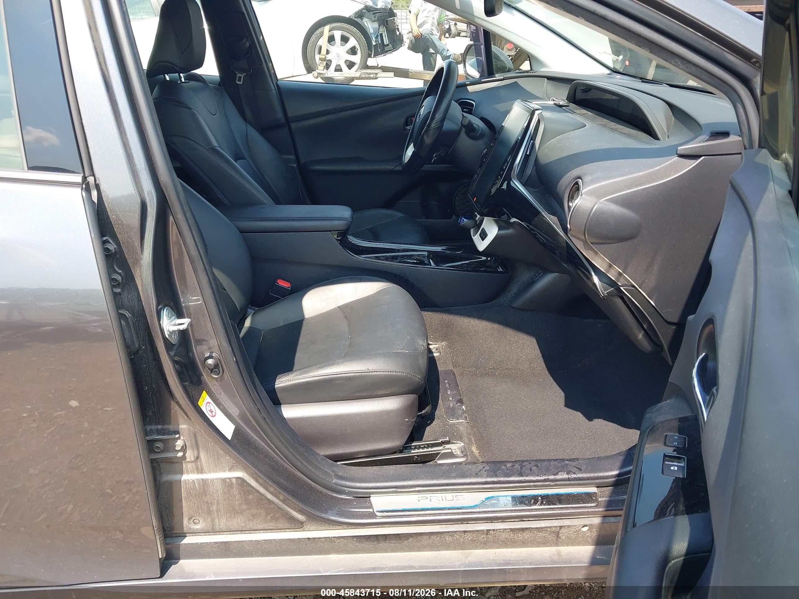 2017 Toyota Prius Prime Advanced Silver vin: JTDKARFP4H3001564
