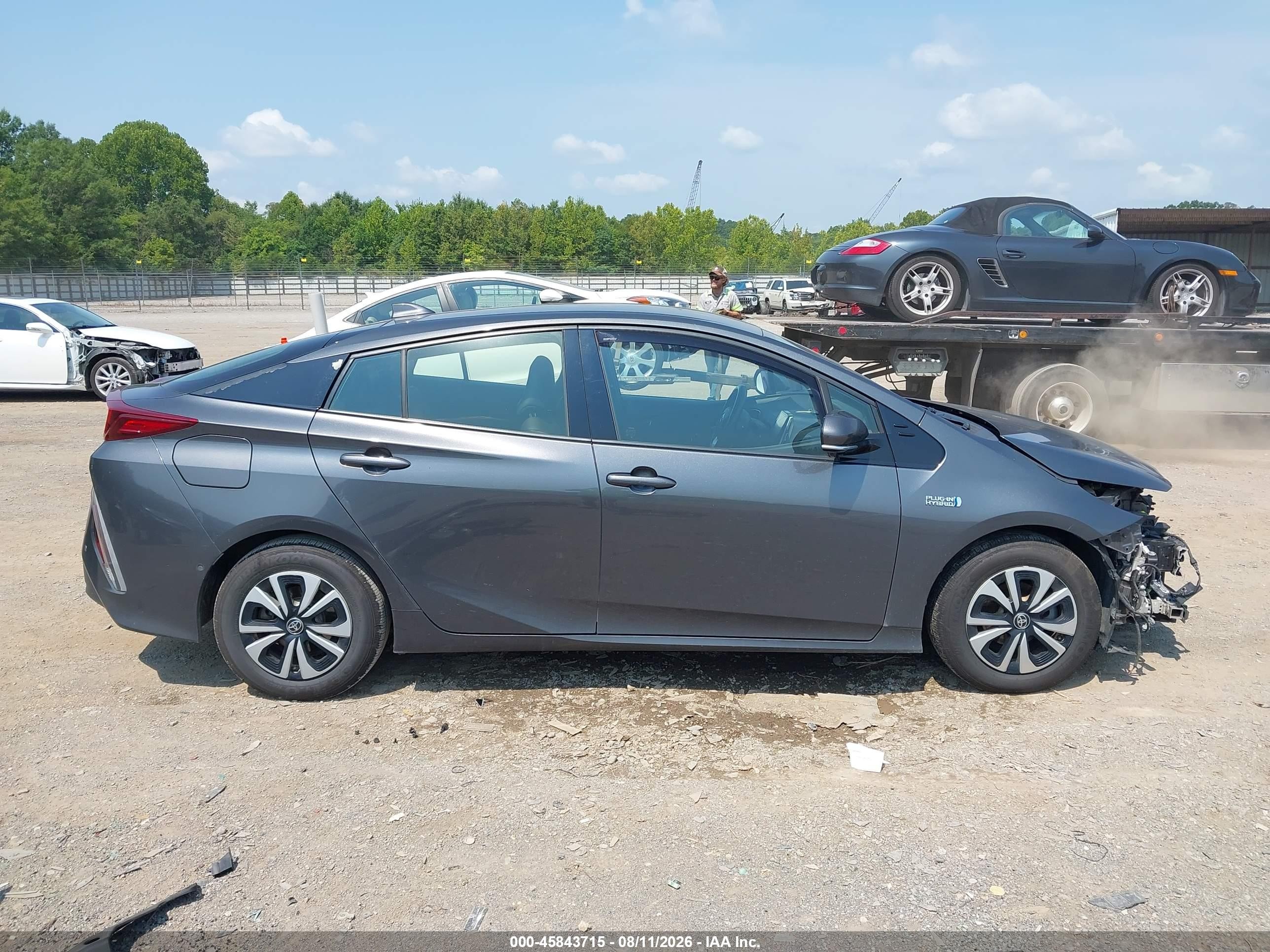 2017 Toyota Prius Prime Advanced Silver vin: JTDKARFP4H3001564