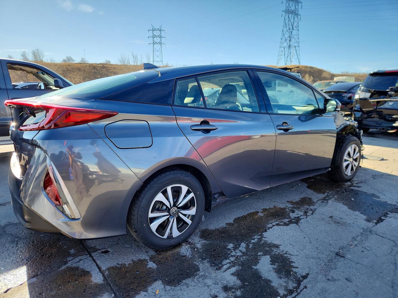 2017 Toyota Prius Prime Plus Gray vin: JTDKARFP6H3013313