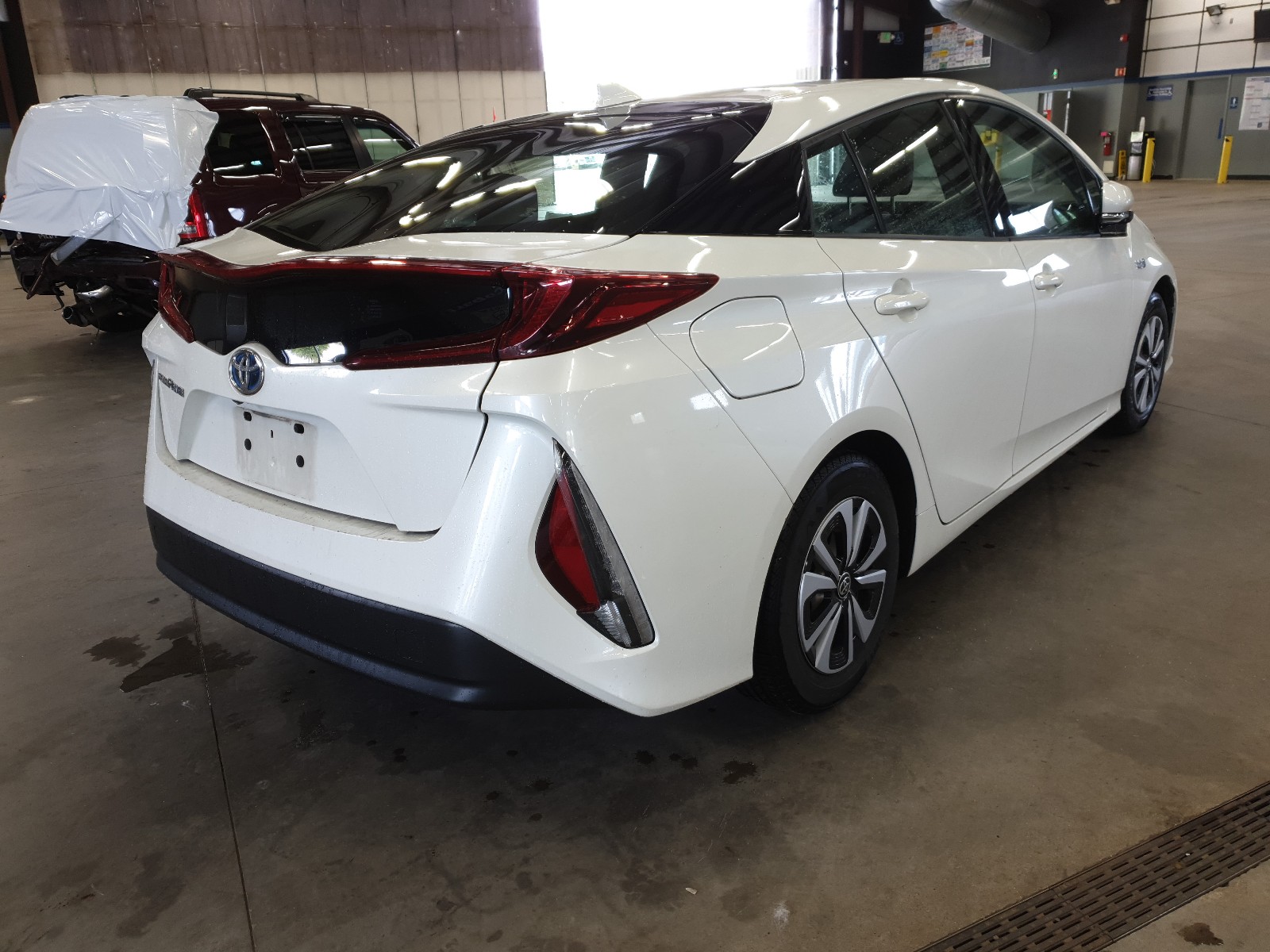 2017 Toyota Prius Prime White vin: JTDKARFP6H3024019