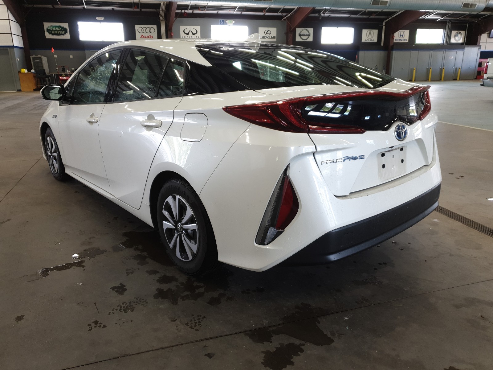 2017 Toyota Prius Prime White vin: JTDKARFP6H3024019