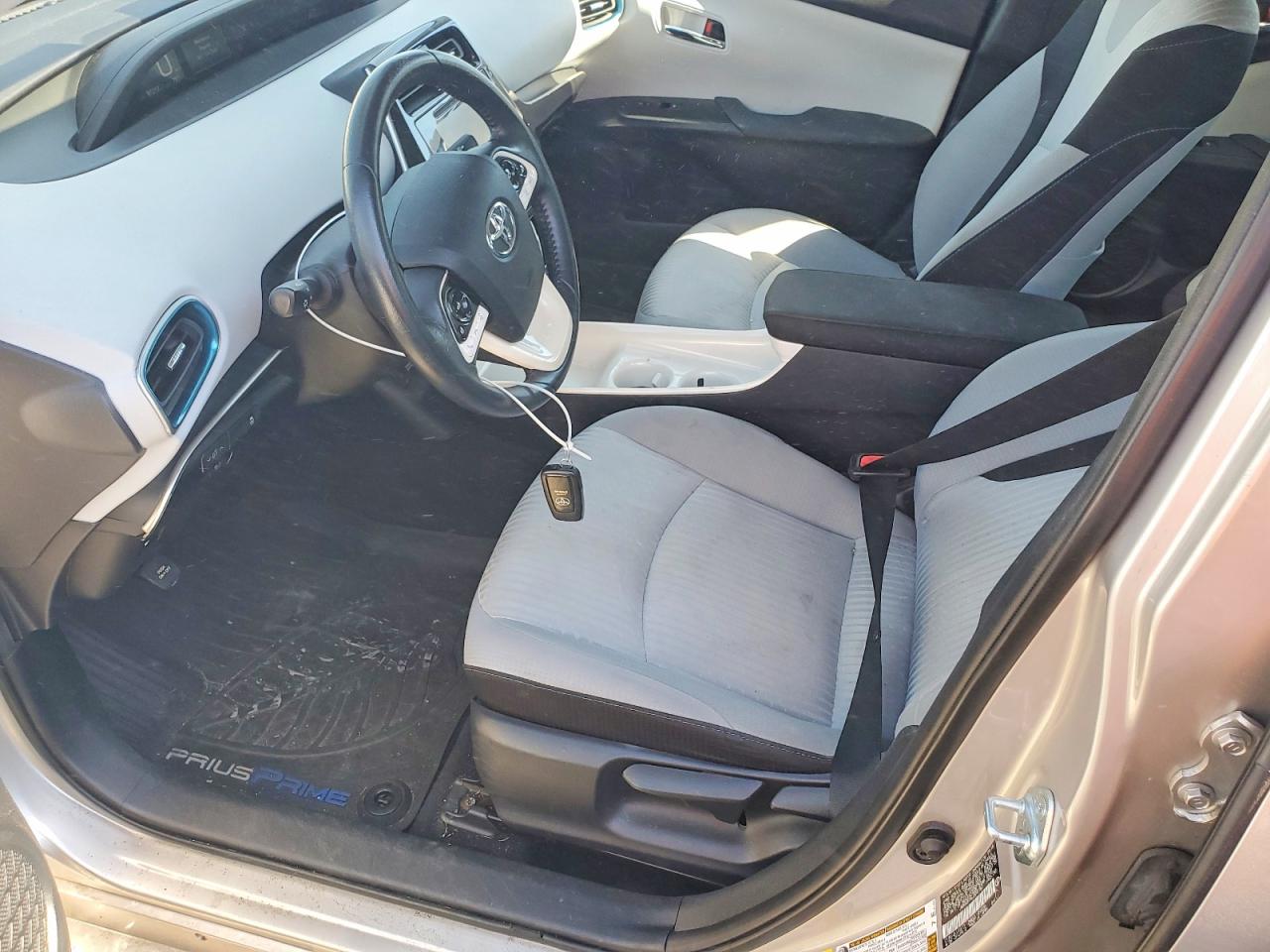 2018 Toyota Prius Prime Plus Silver vin: JTDKARFP6J3097767