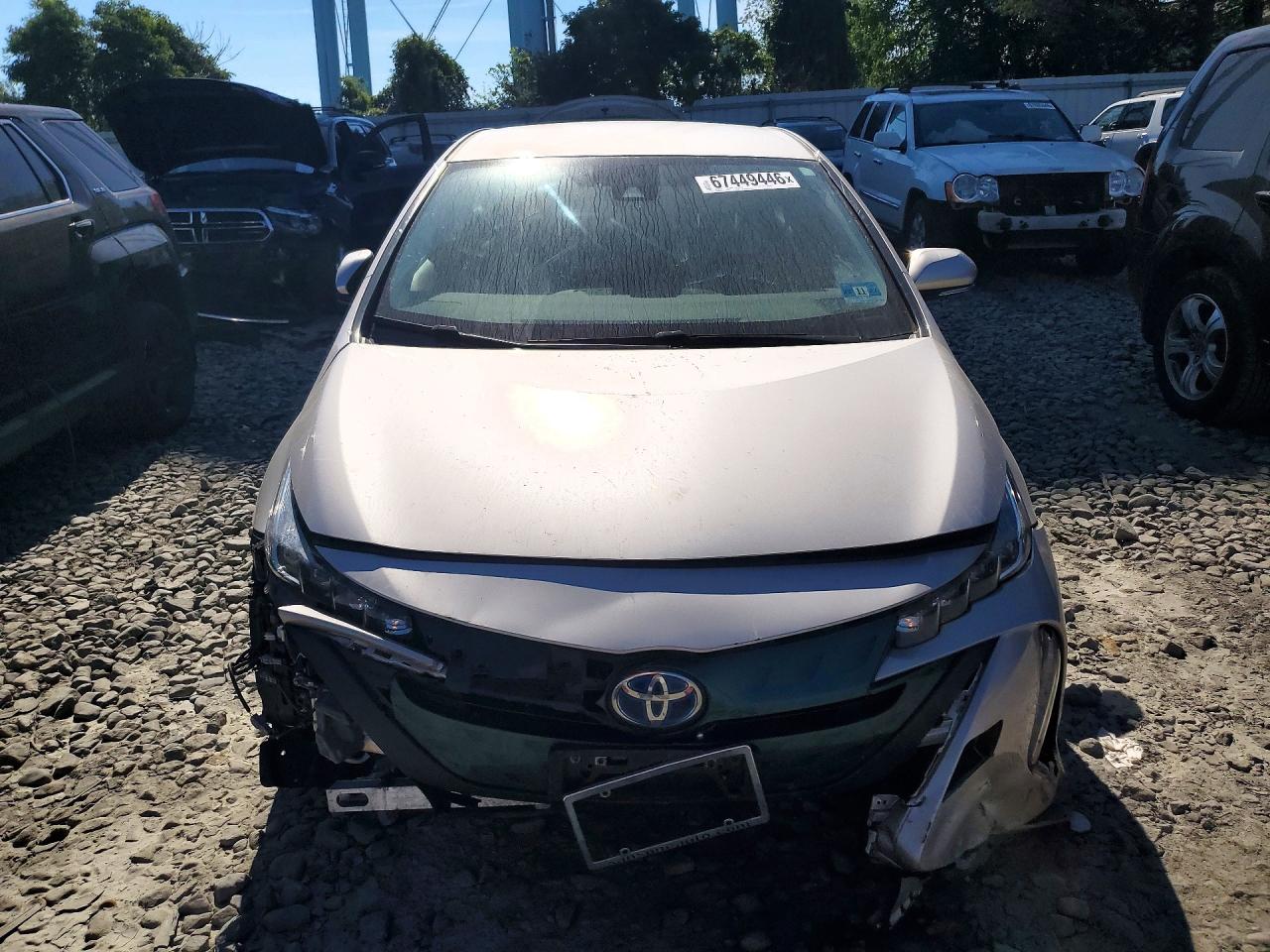 2018 Toyota Prius Prime Plus Silver vin: JTDKARFP6J3097767