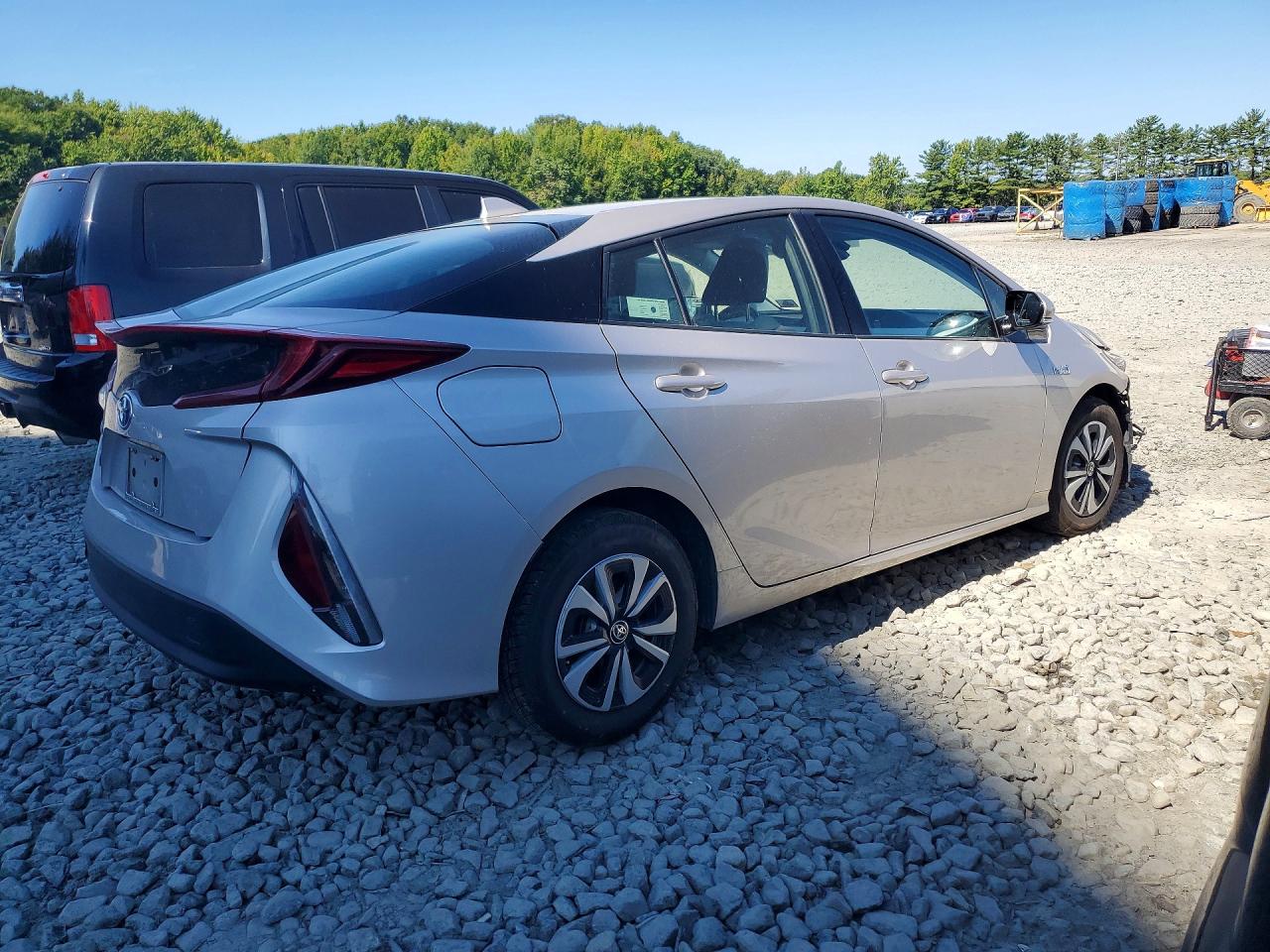 2018 Toyota Prius Prime Plus Silver vin: JTDKARFP6J3097767