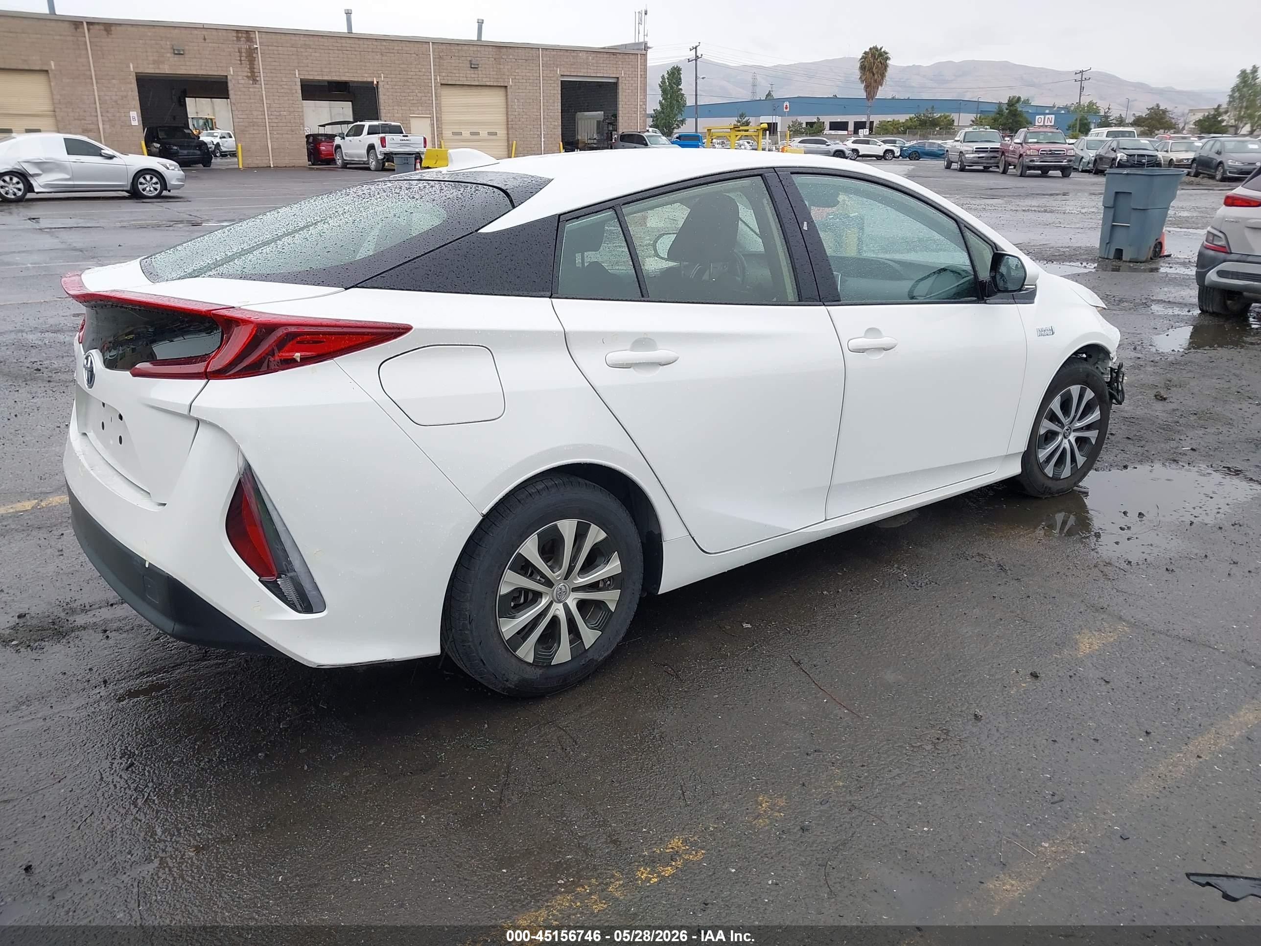 2020 Toyota Prius Prime Le Белый vin: JTDKARFP7L3159373