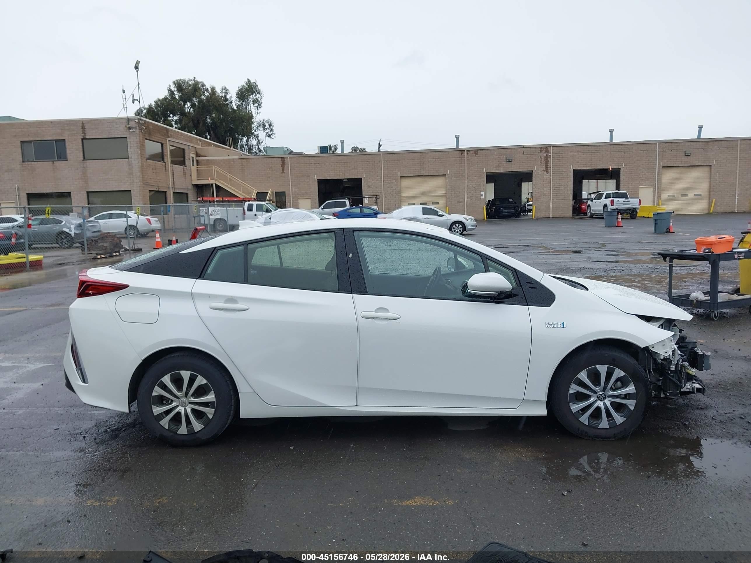 2020 Toyota Prius Prime Le Белый vin: JTDKARFP7L3159373