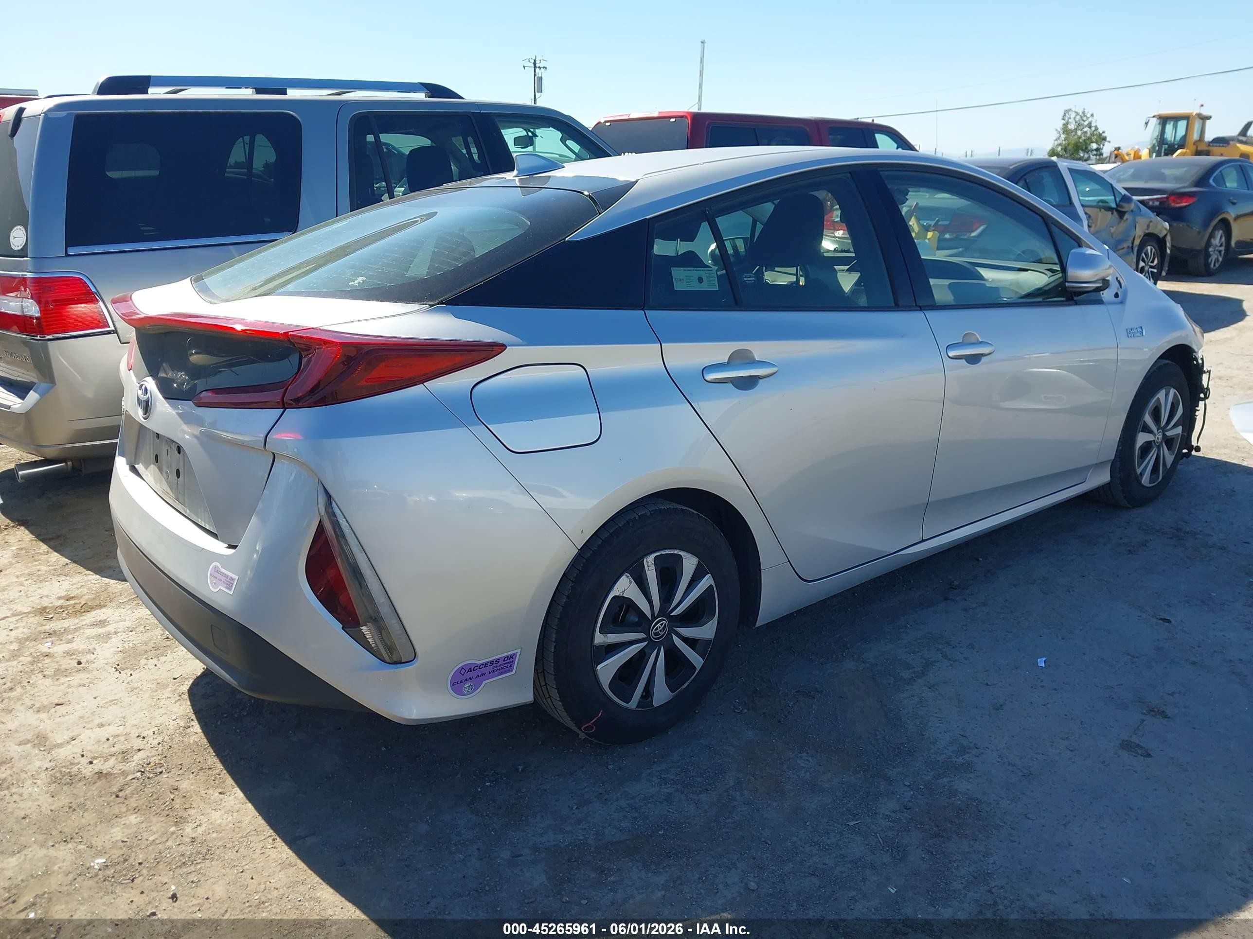 2018 Toyota Prius Prime Plus Серый vin: JTDKARFP8J3085636