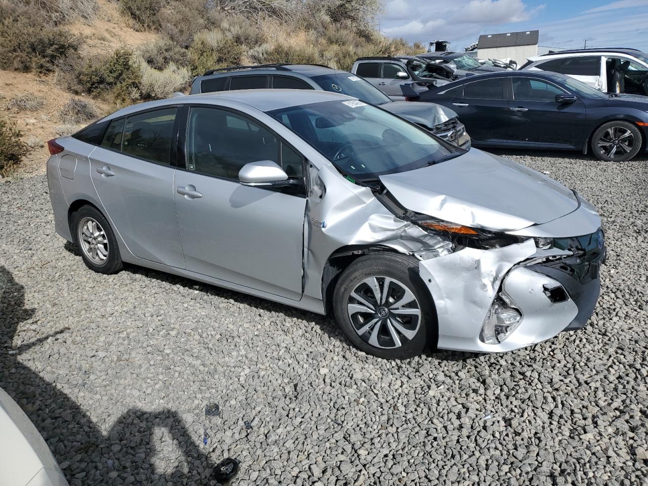 2018 Toyota Prius Prime Серебряный vin: JTDKARFP8J3098676