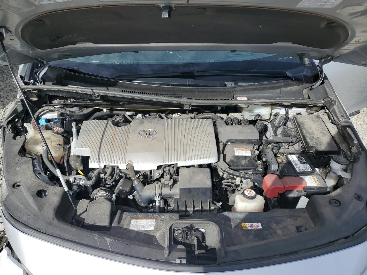 2018 Toyota Prius Prime Серебряный vin: JTDKARFP8J3098676