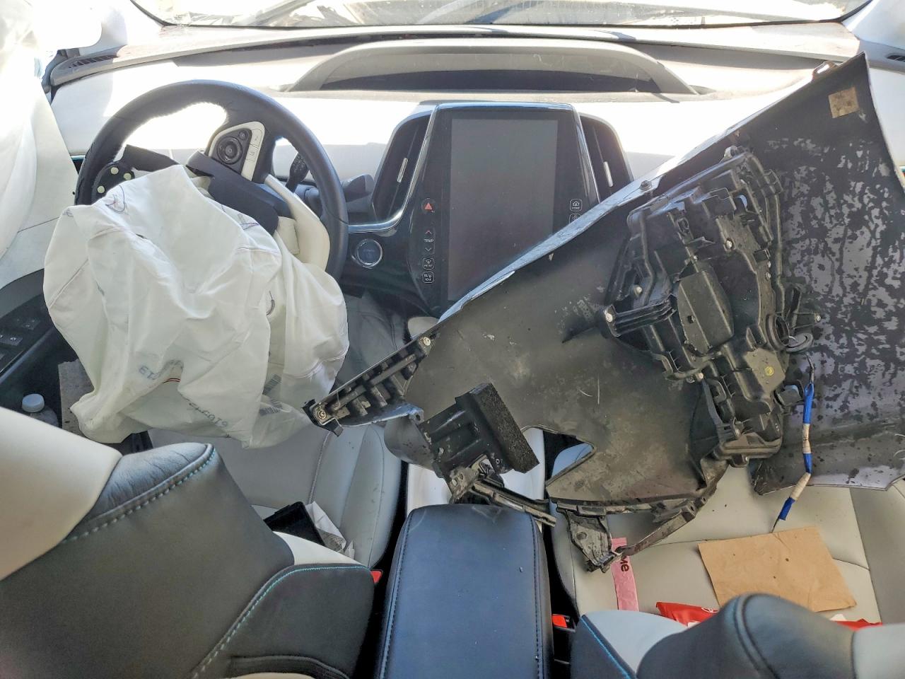2017 Toyota Prius Prime Premium Silver vin: JTDKARFP9H3005884