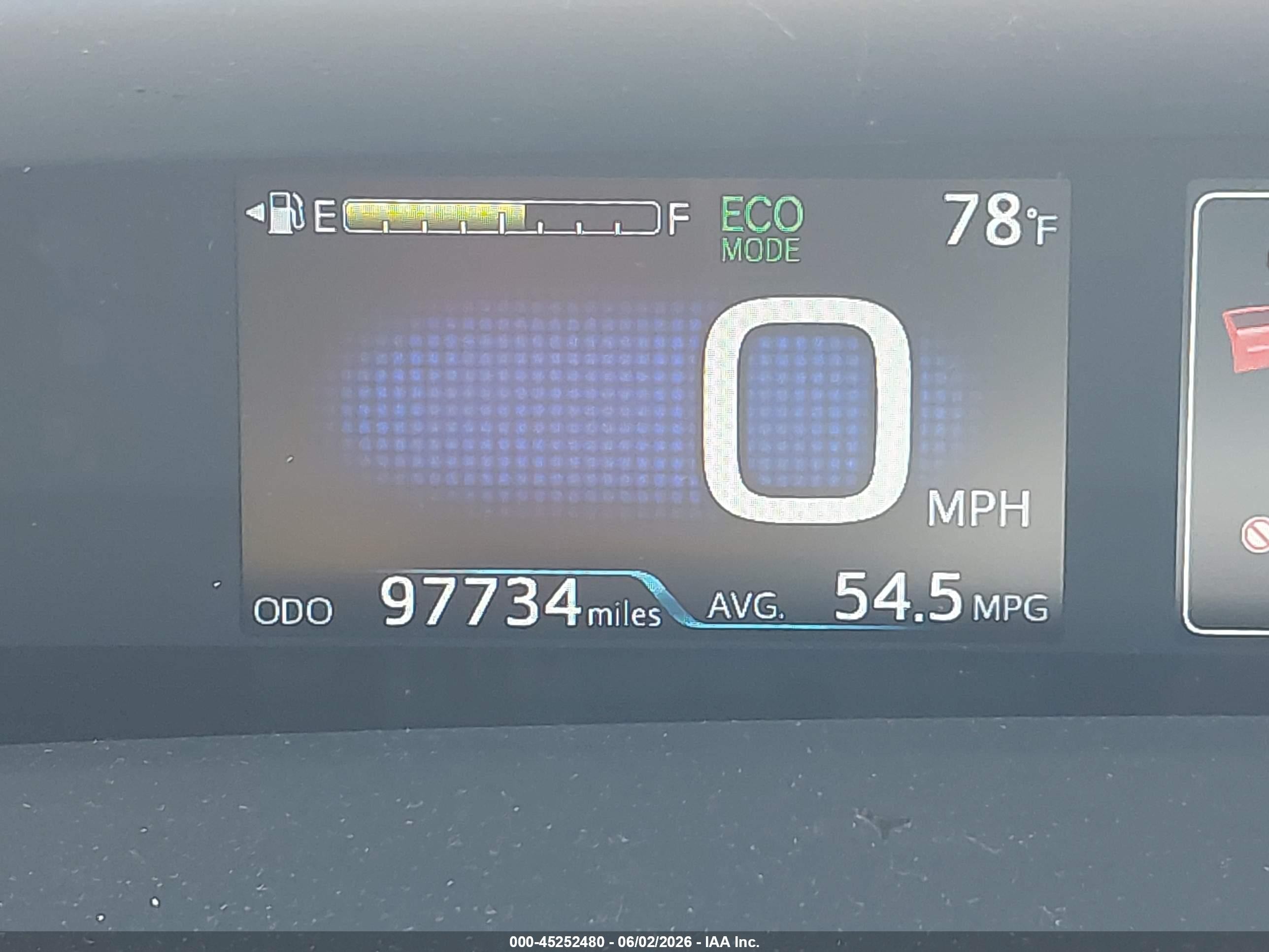 2018 Toyota Prius Three Серебряный vin: JTDKARFU0J3059005