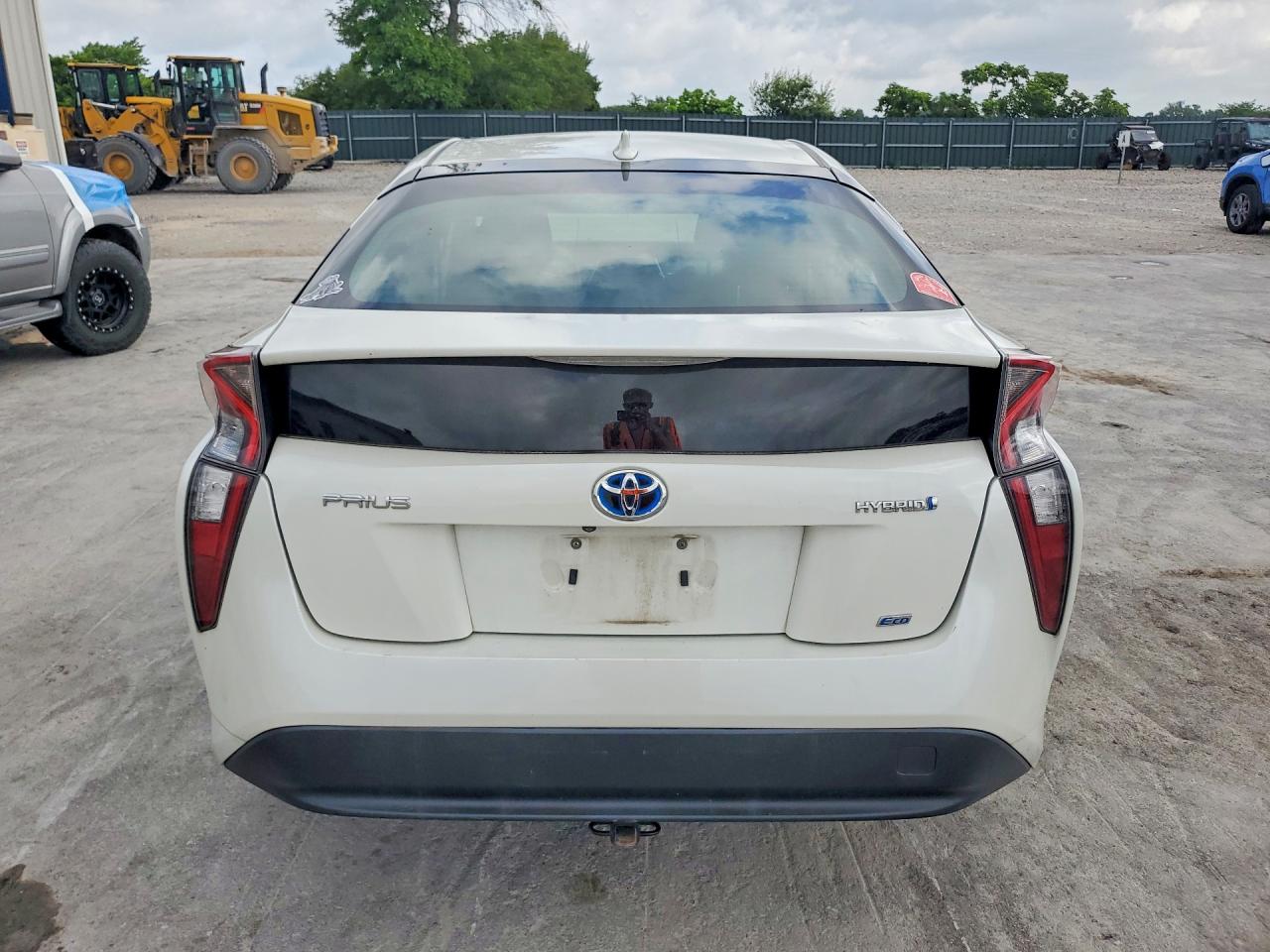 2018 Toyota Prius Two Eco White vin: JTDKARFU0J3553395