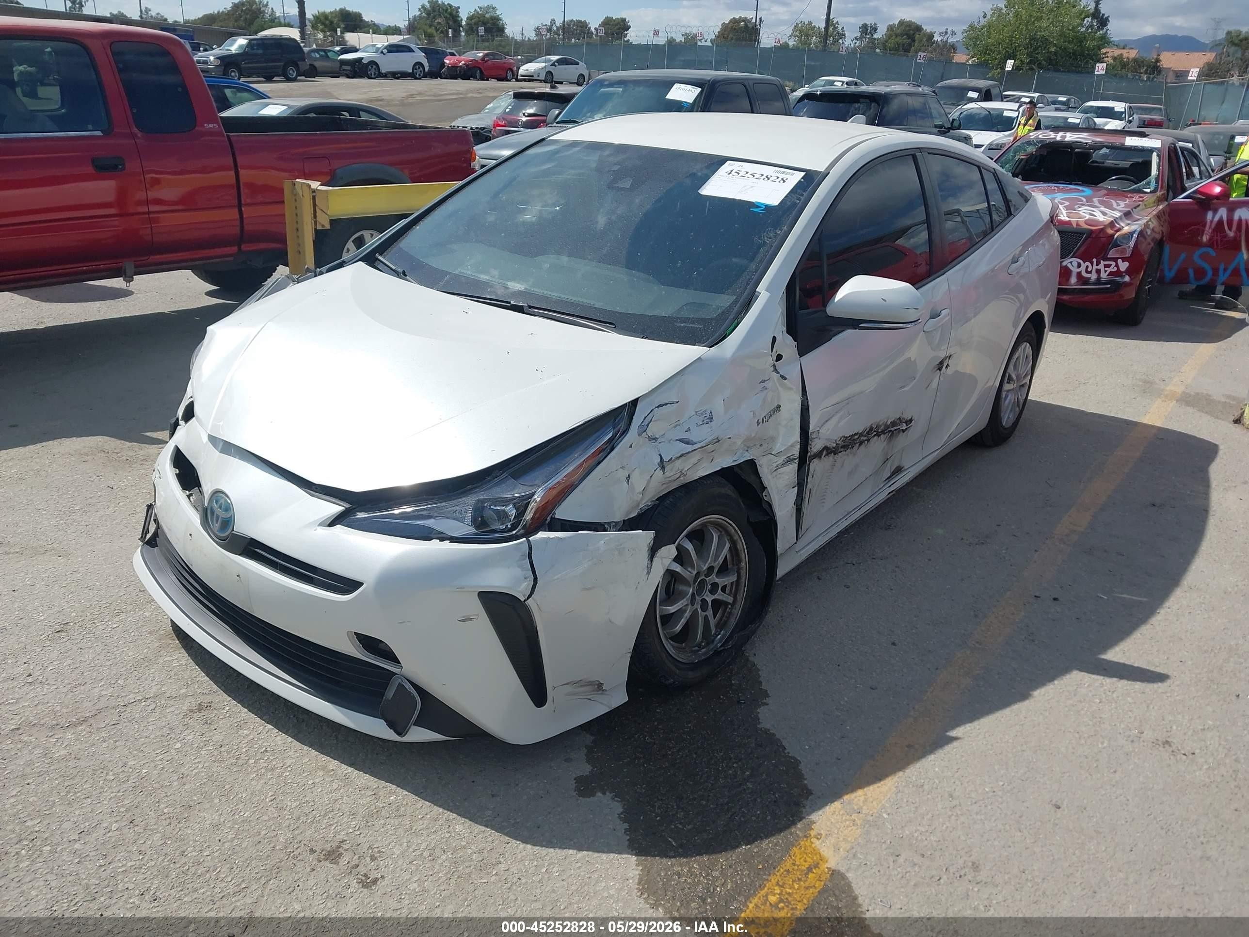 2020 Toyota Prius L Eco White vin: JTDKARFU2L3116730