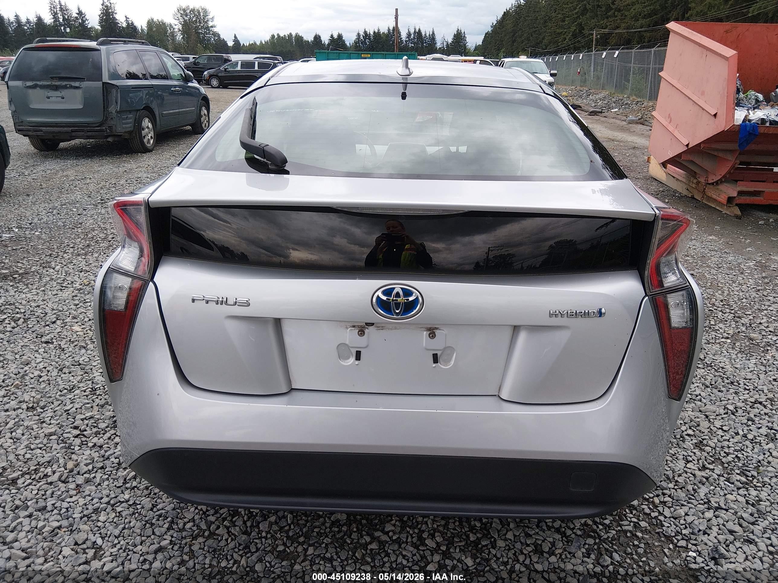 2017 Toyota Prius Three Silver vin: JTDKARFU6H3039383