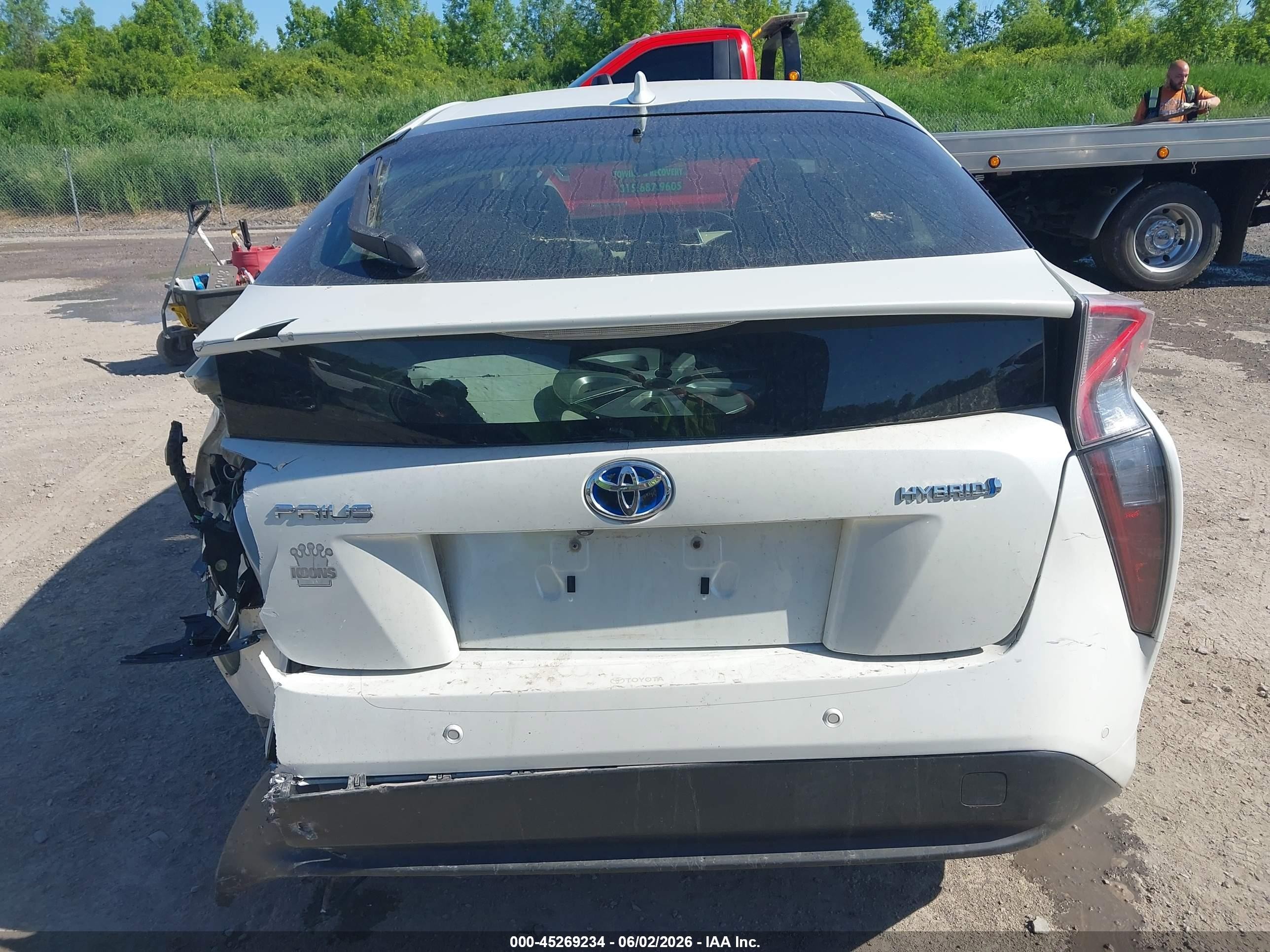 2017 Toyota Prius Three White vin: JTDKARFU6H3045667
