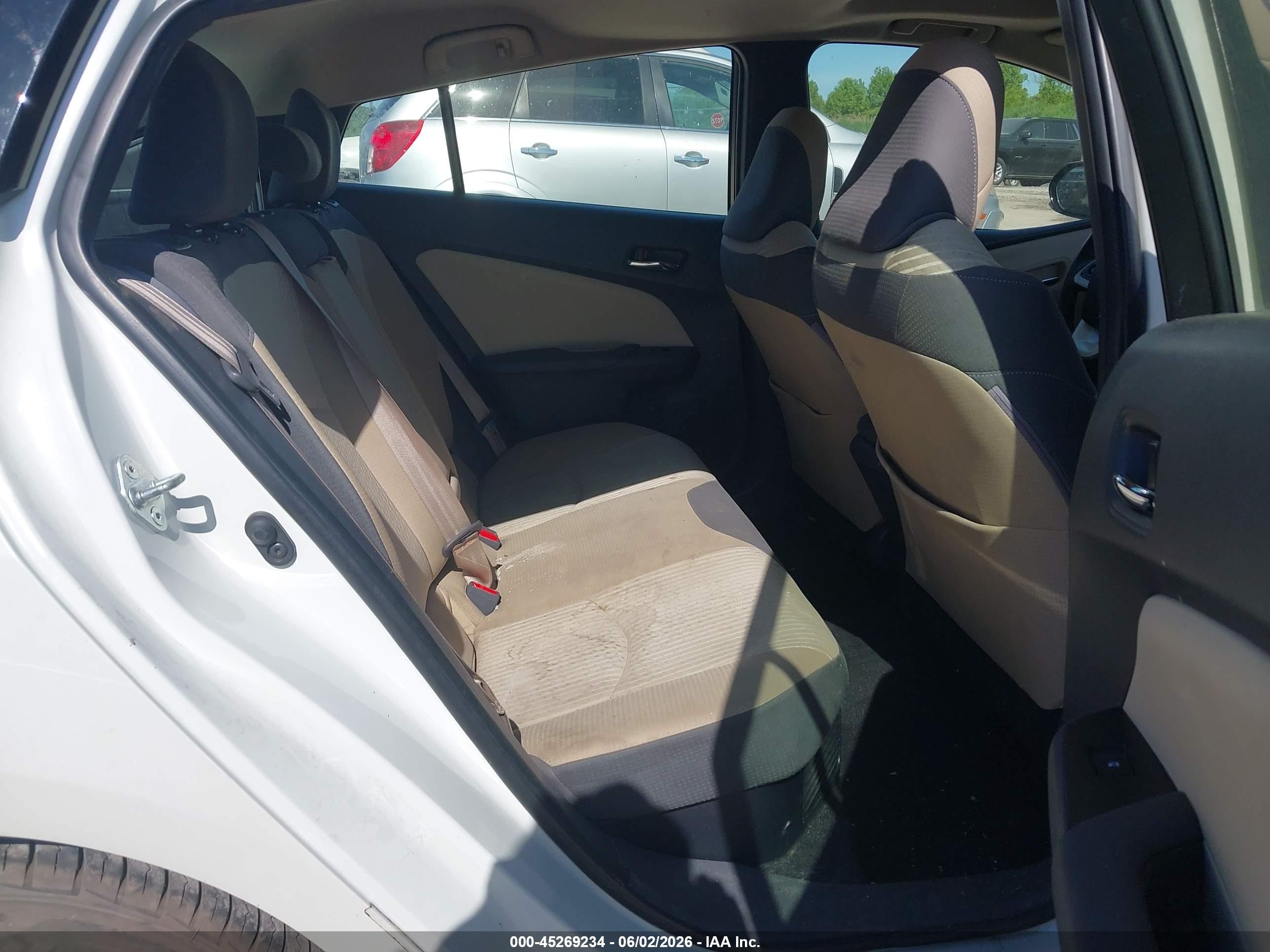 2017 Toyota Prius Three White vin: JTDKARFU6H3045667