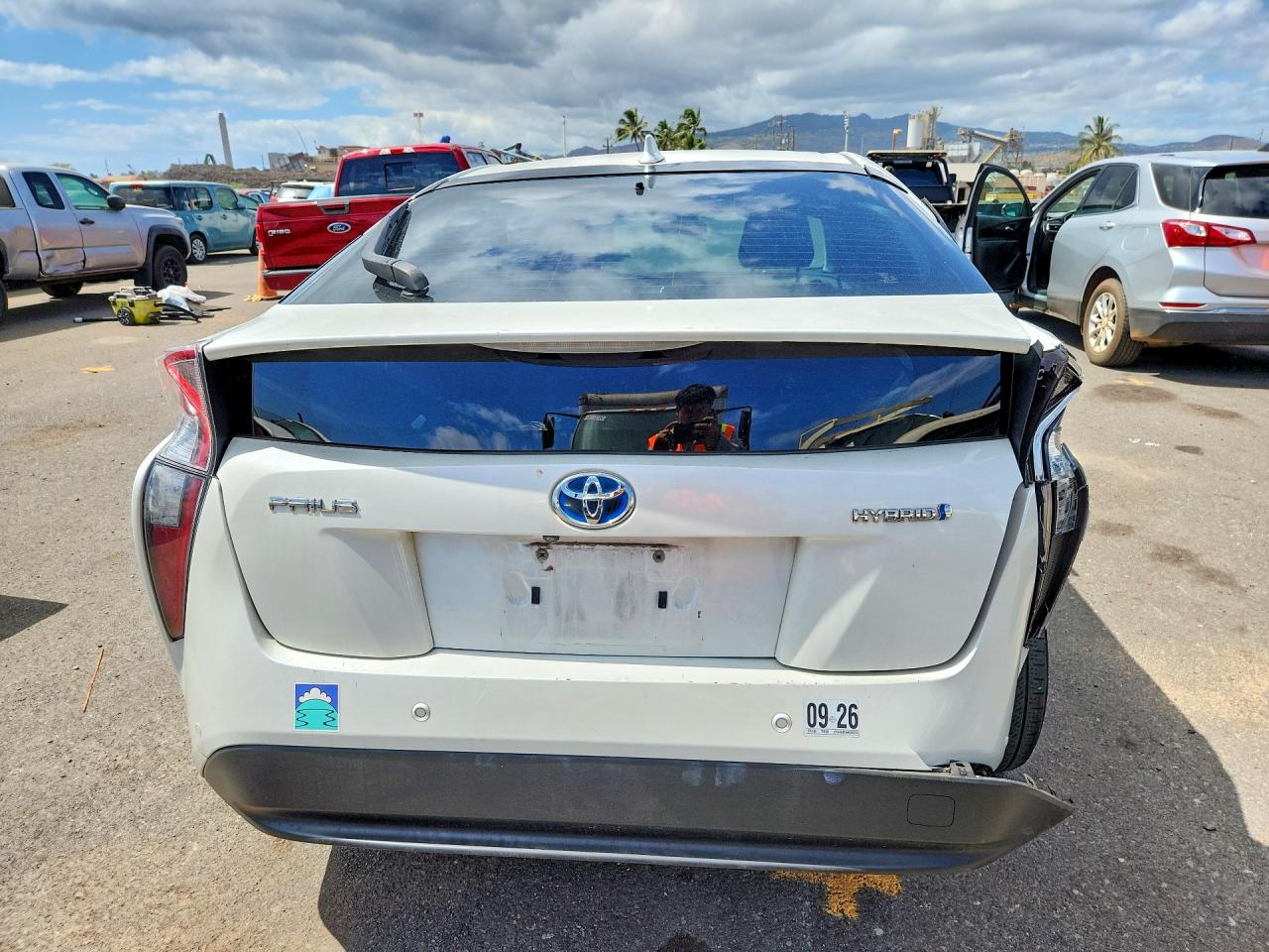 2017 Toyota Prius Two Eco White vin: JTDKARFU8H3048280