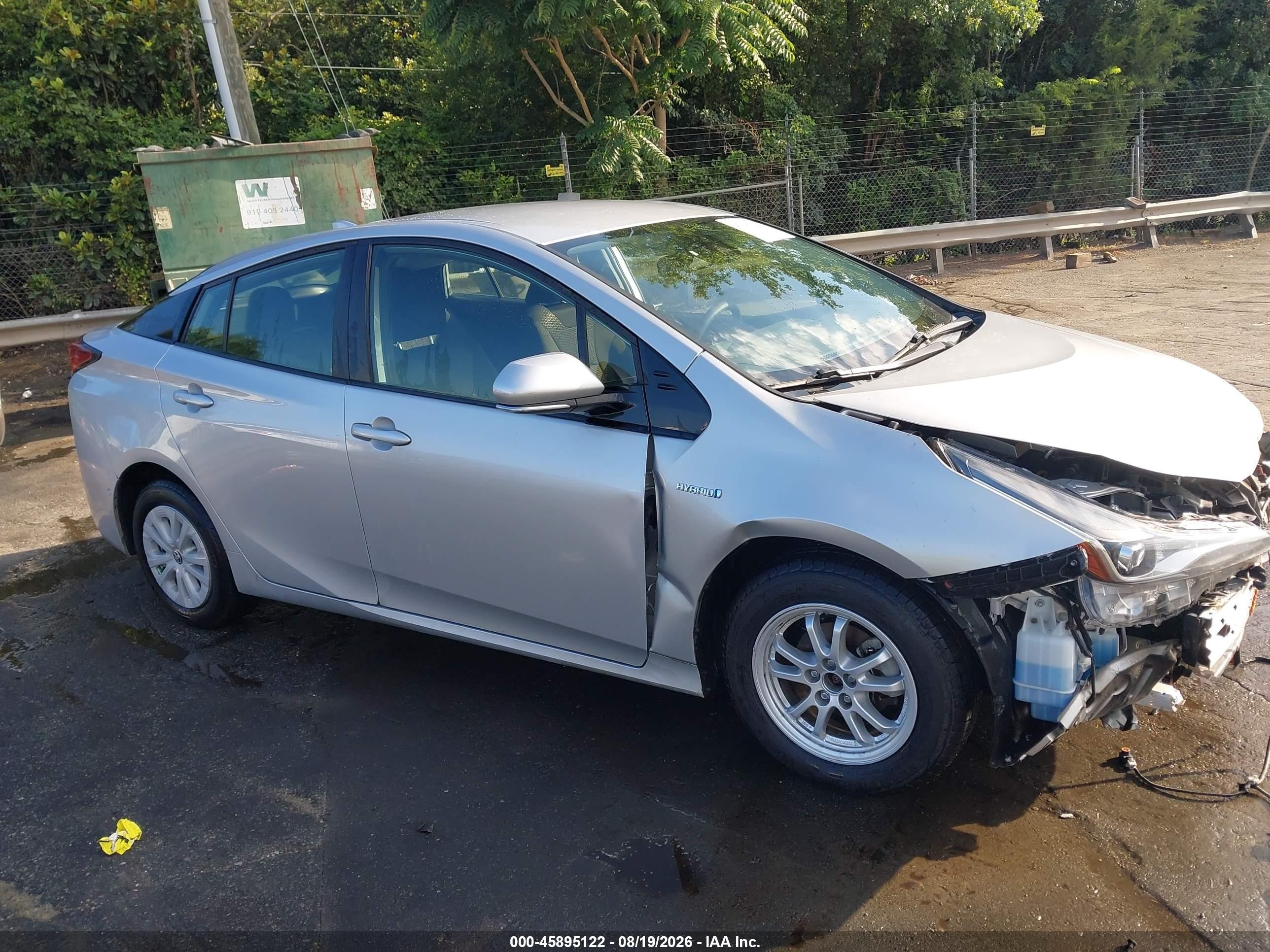 2019 Toyota Prius Le Silver vin: JTDKARFU8K3086390