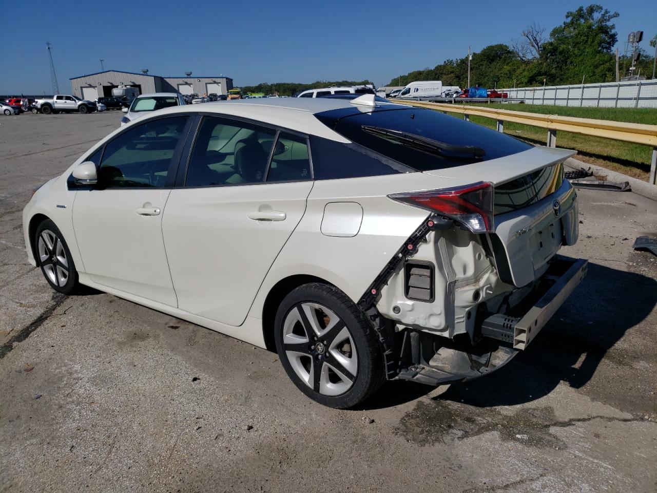 2017 Toyota Prius  White vin: JTDKARFUXH3534718