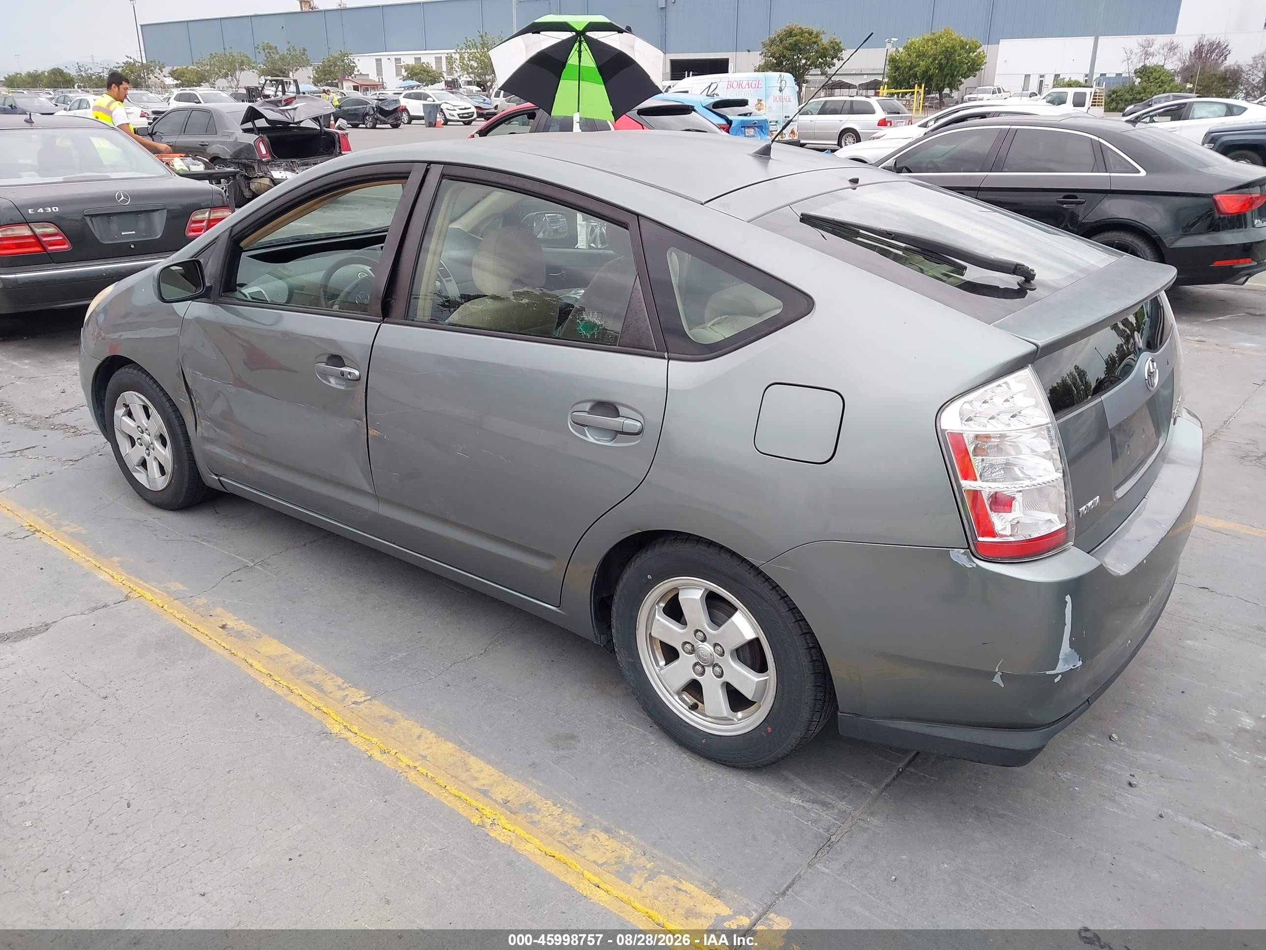 2004 Toyota Prius   Gray vin: JTDKB20U040017033