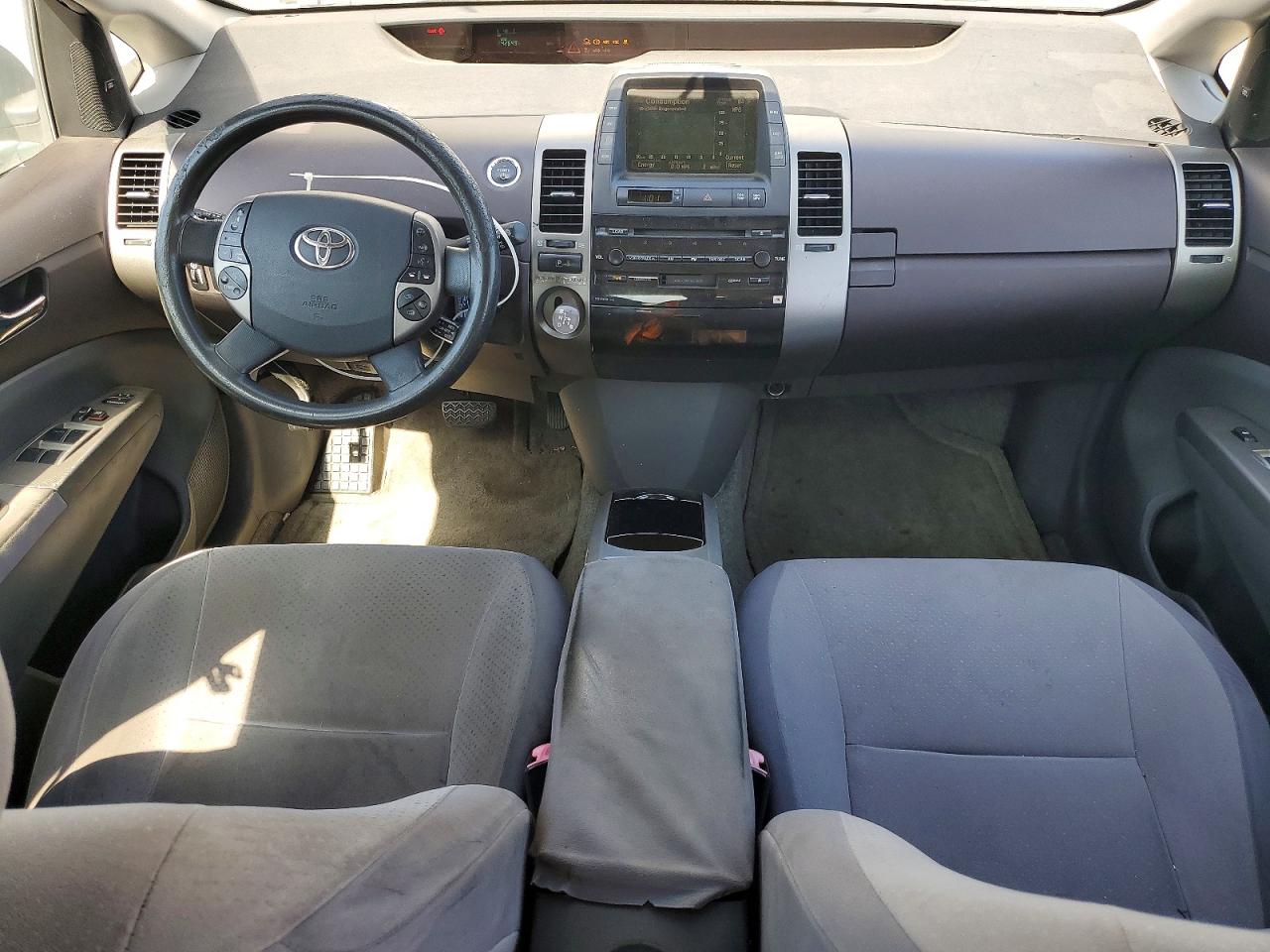 2004 Toyota Prius Base Silver vin: JTDKB20U040024032